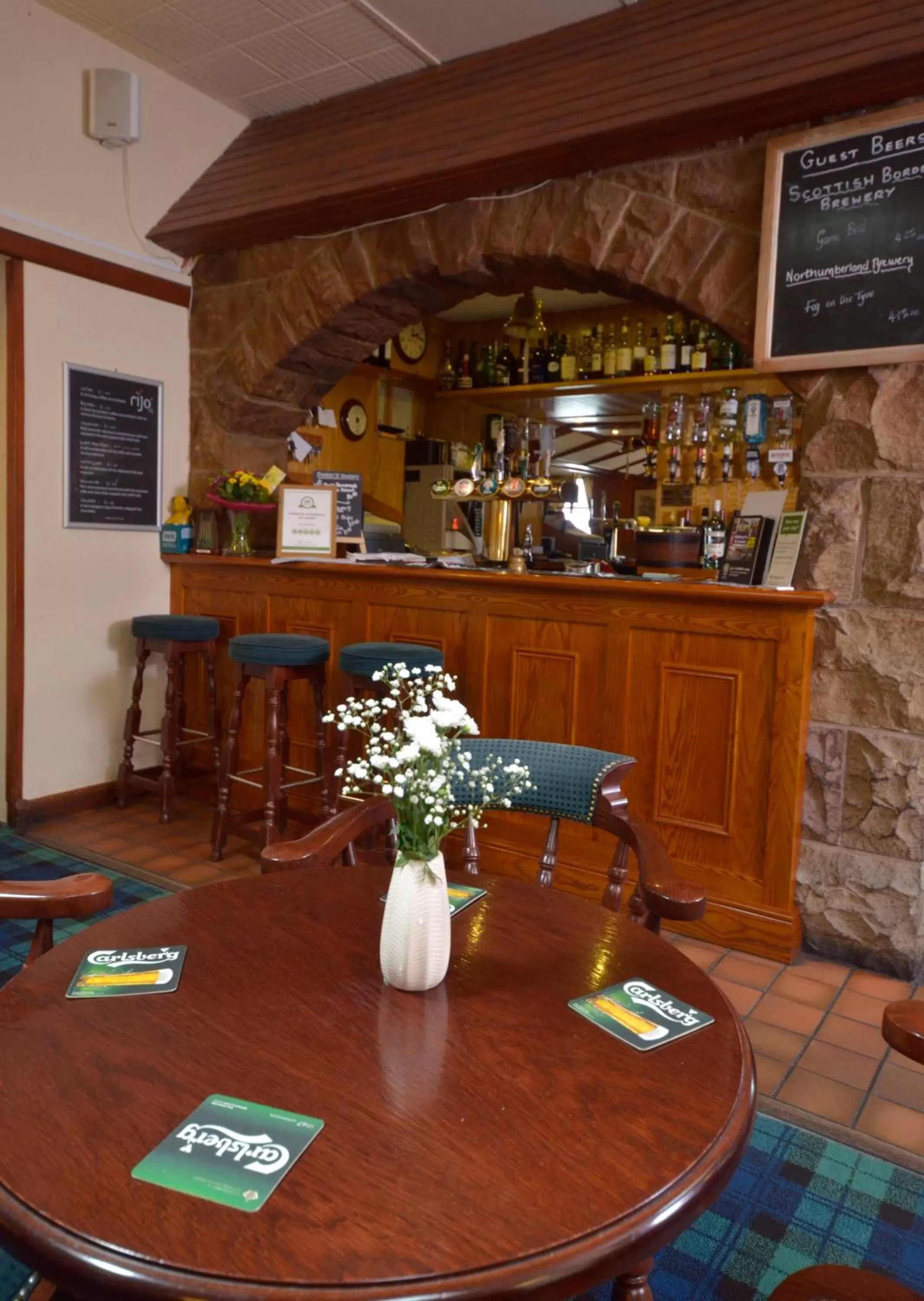 Lounge or bar, Lounge/Bar in Auld Cross Keys Inn