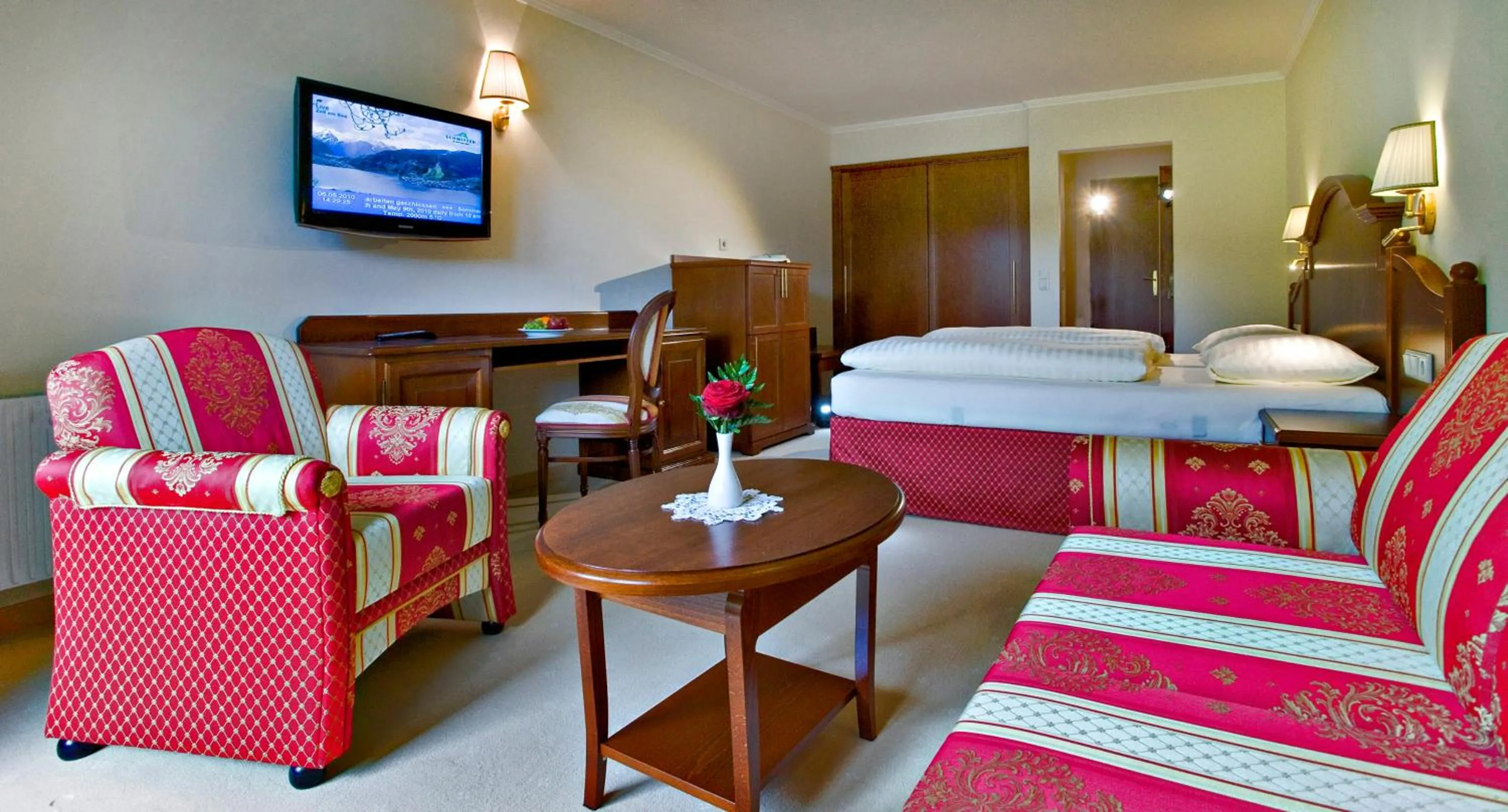 Photo of the whole room, Bed in Hotel Berner