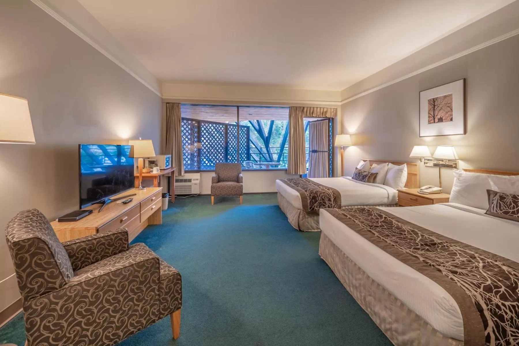 Property building, Bed in The Cedars Inn Hotel & Convention Centre