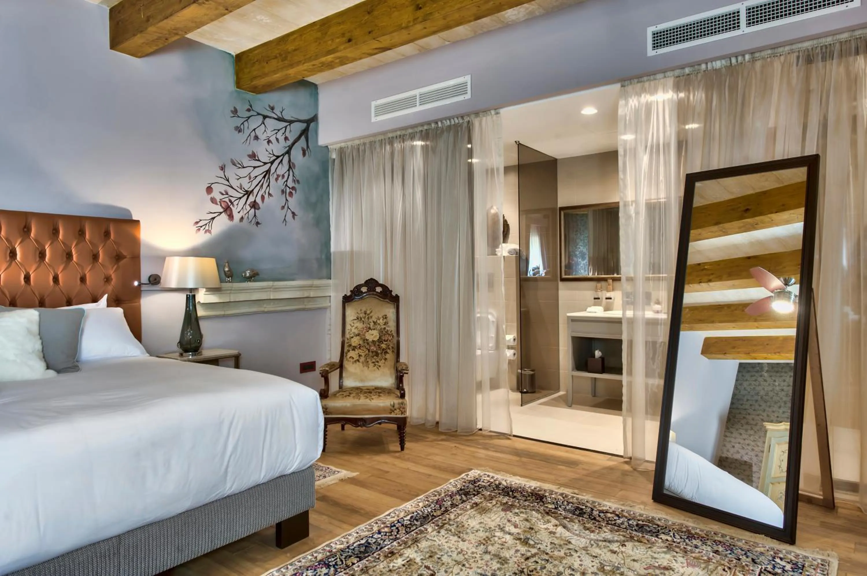 Photo of the whole room, Bed in Palazzo Consiglia - IK Collection