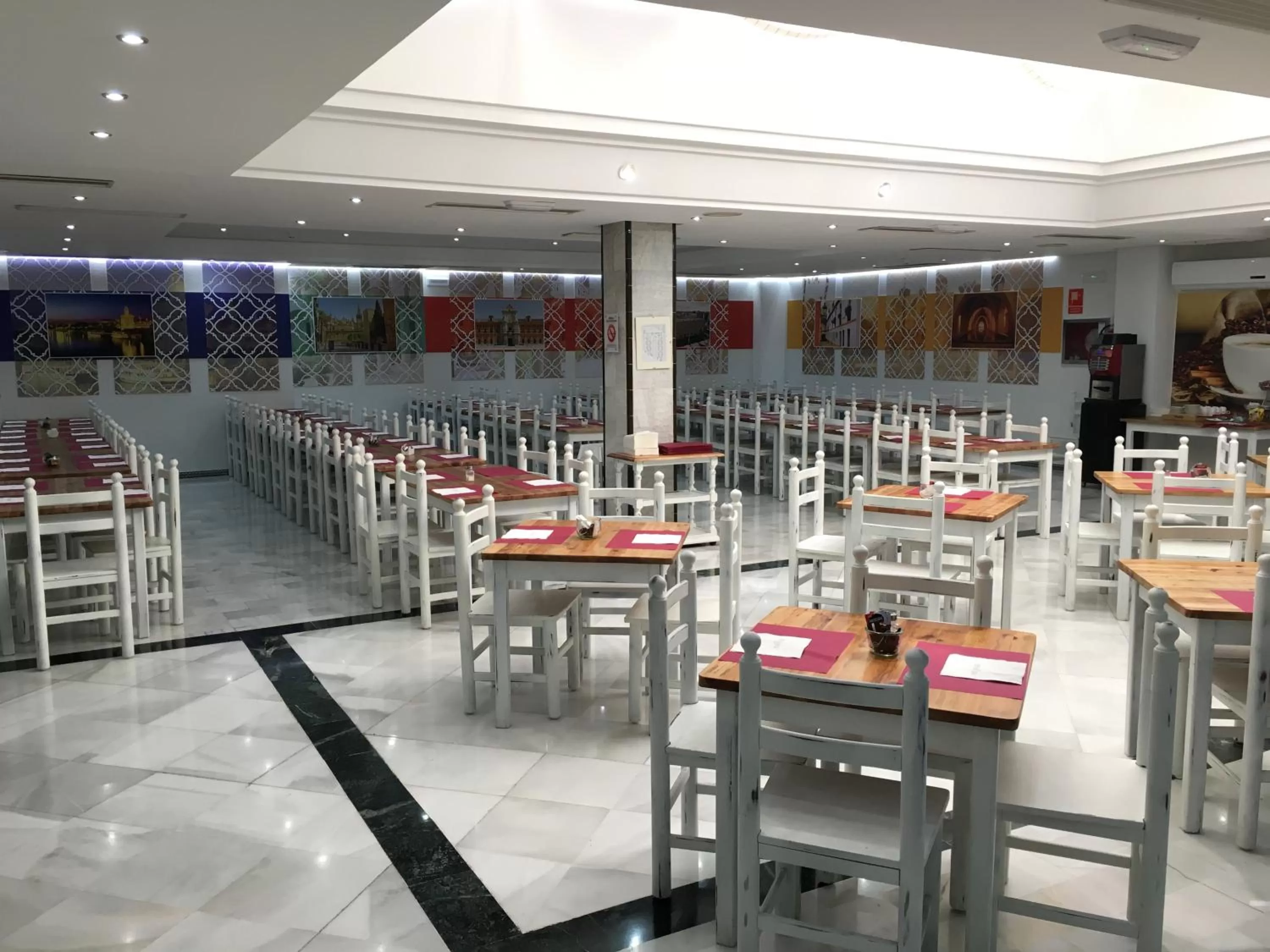 Restaurant/places to eat in Hotel San Pablo Sevilla