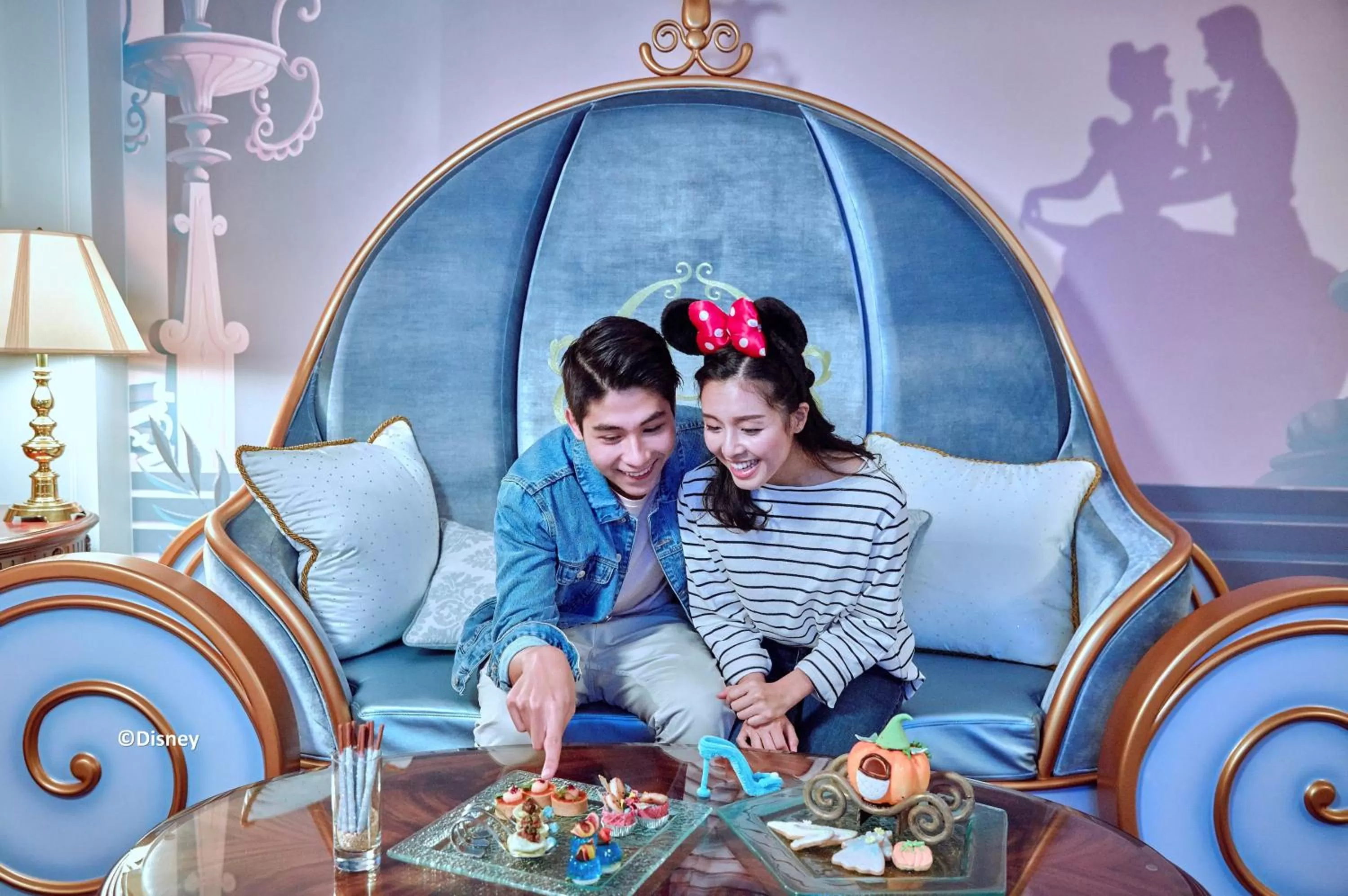 Living room in Hong Kong Disneyland Hotel