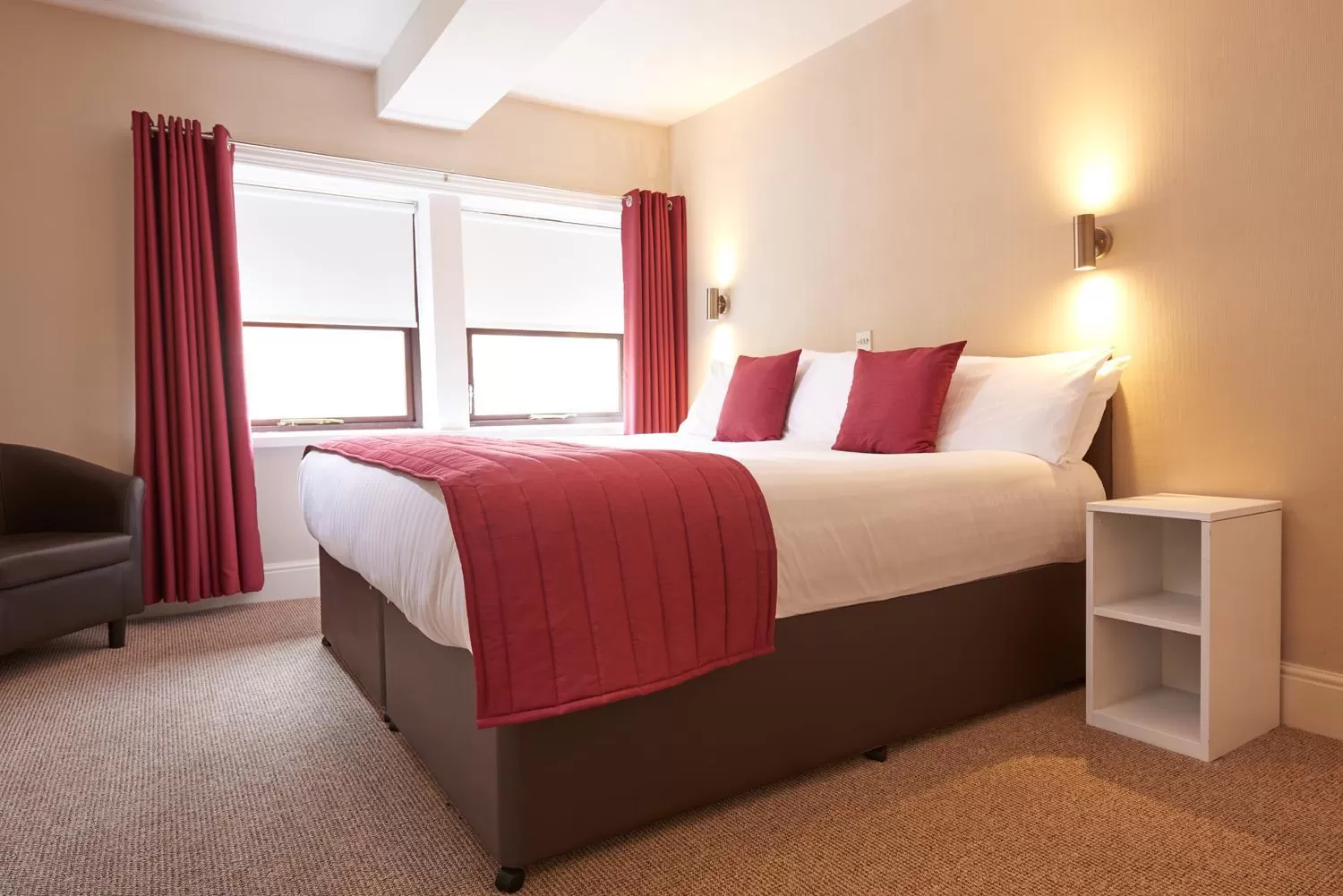 Bedroom, Bed in The Imperial Crown Hotel