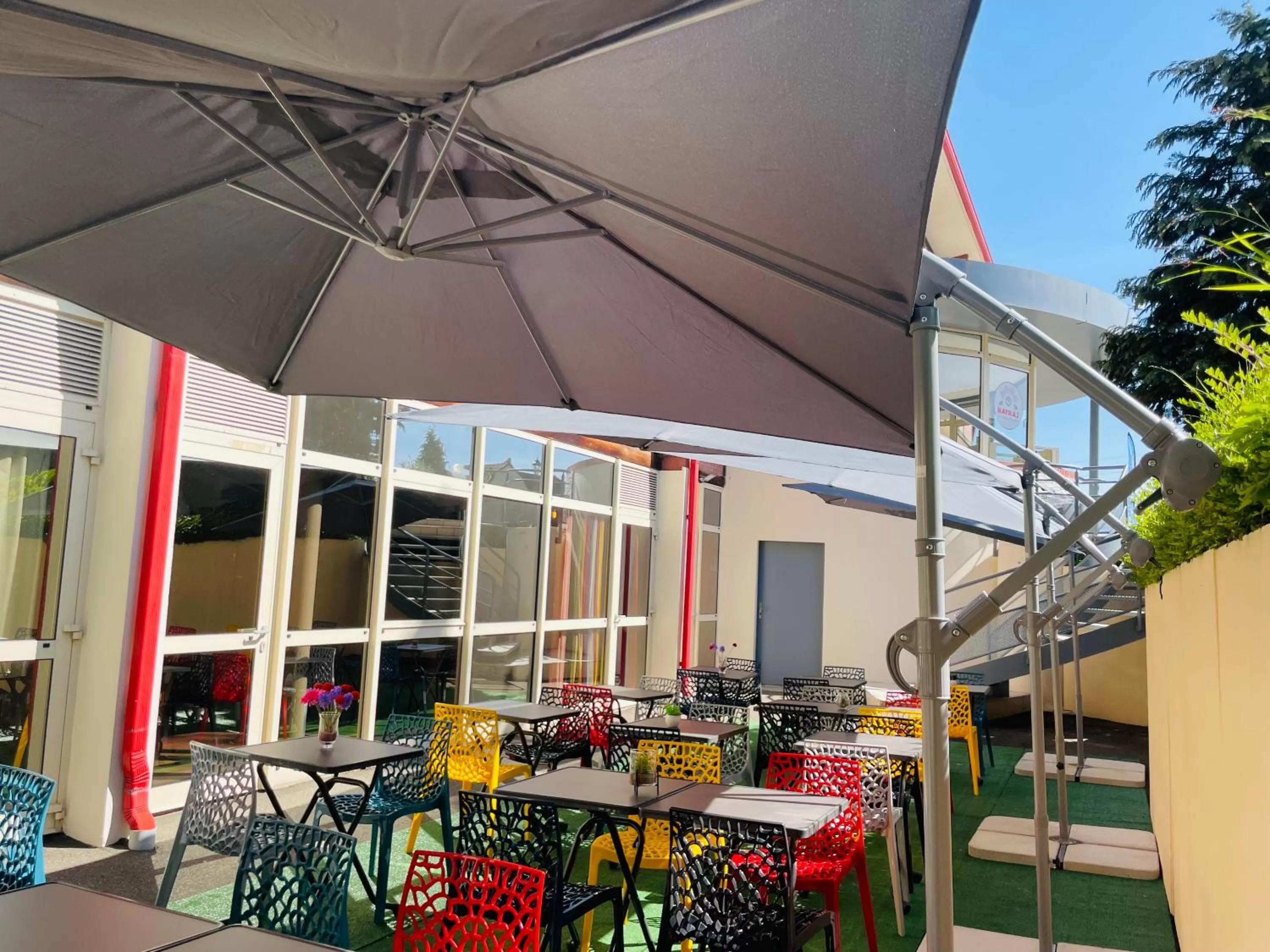 Patio in Hotel Le Saint Aubin