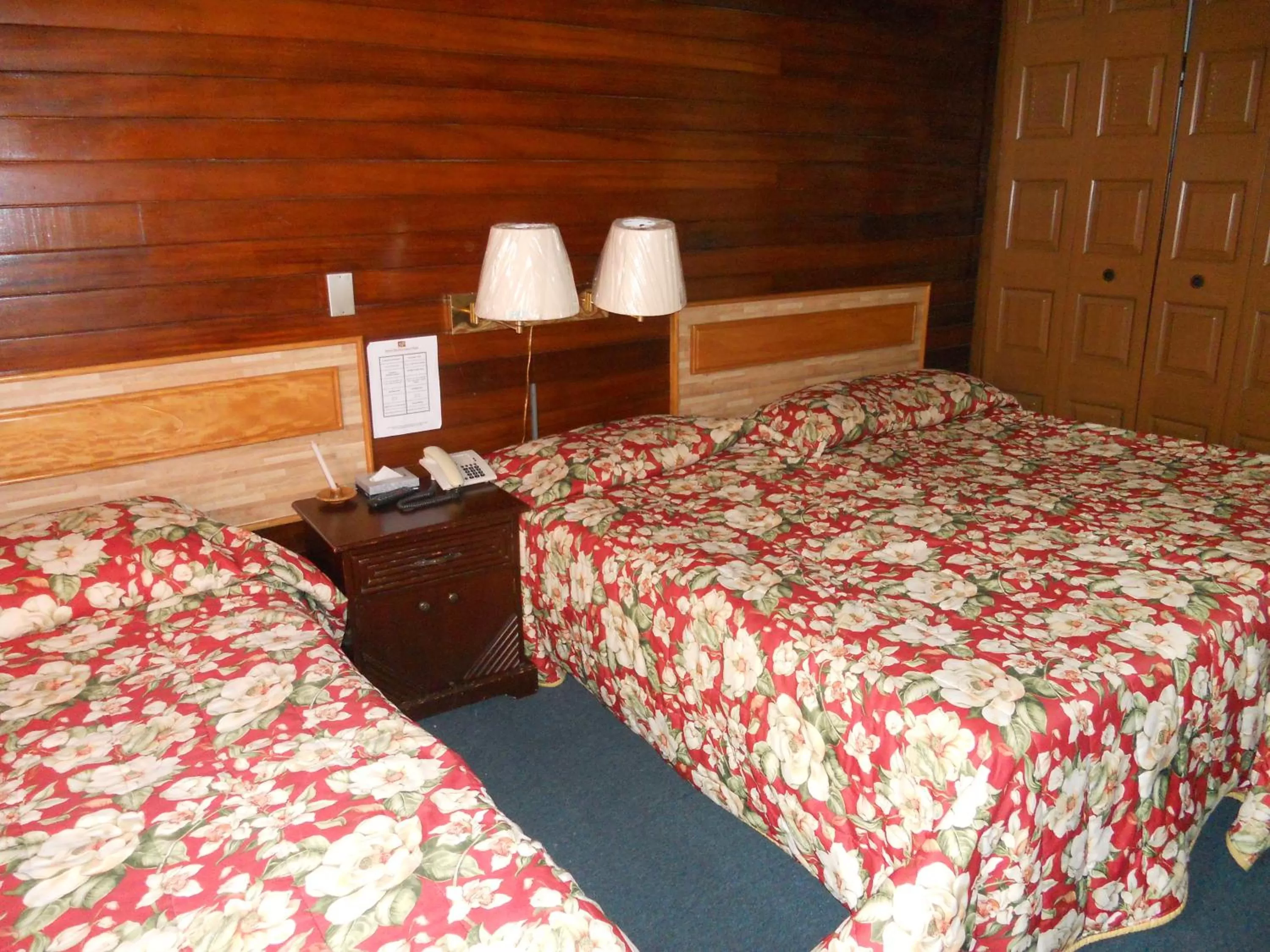 Bed in Hotel Mediterraneo Plaza