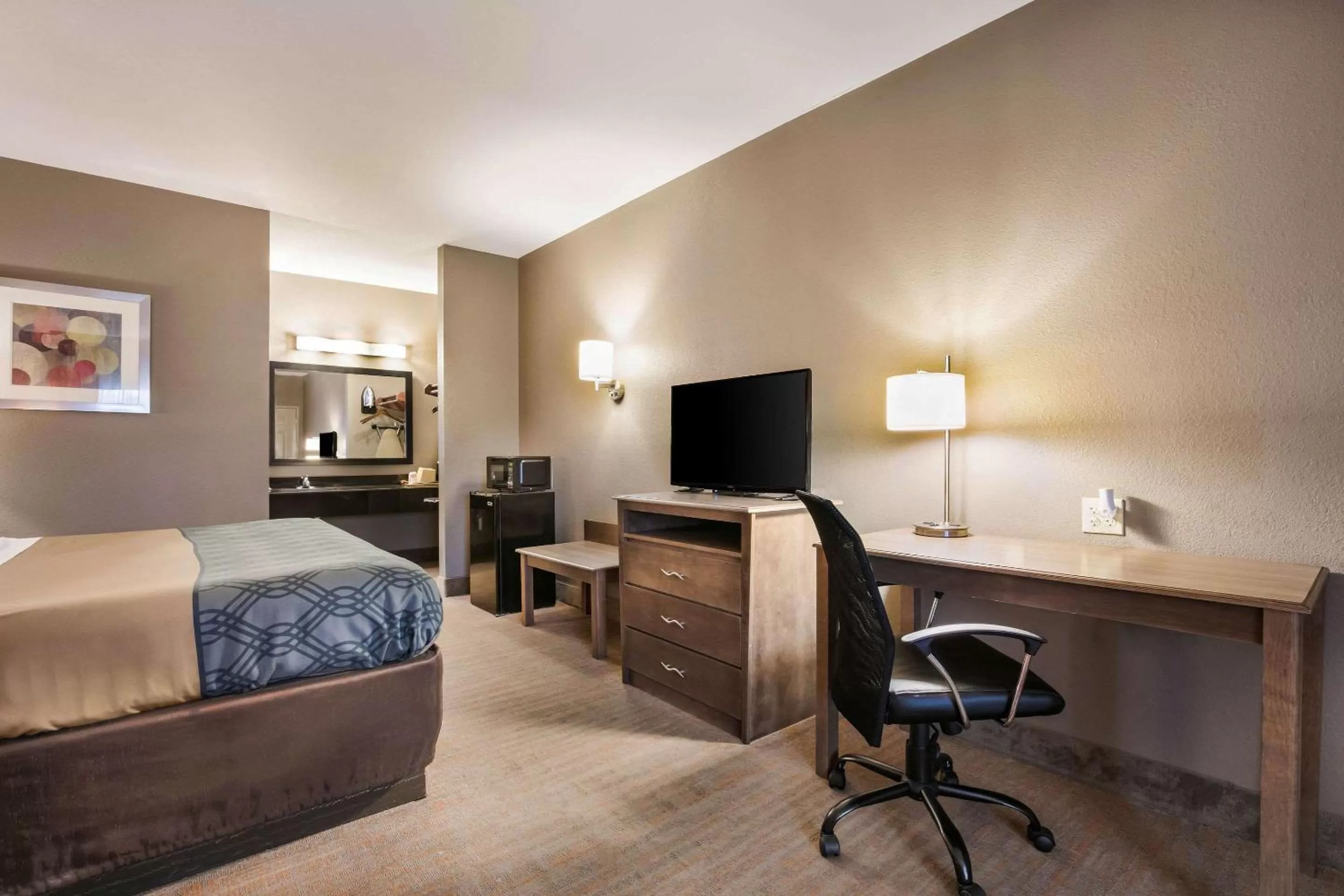 Bedroom, Bed in Econo Lodge Forrest City I-40