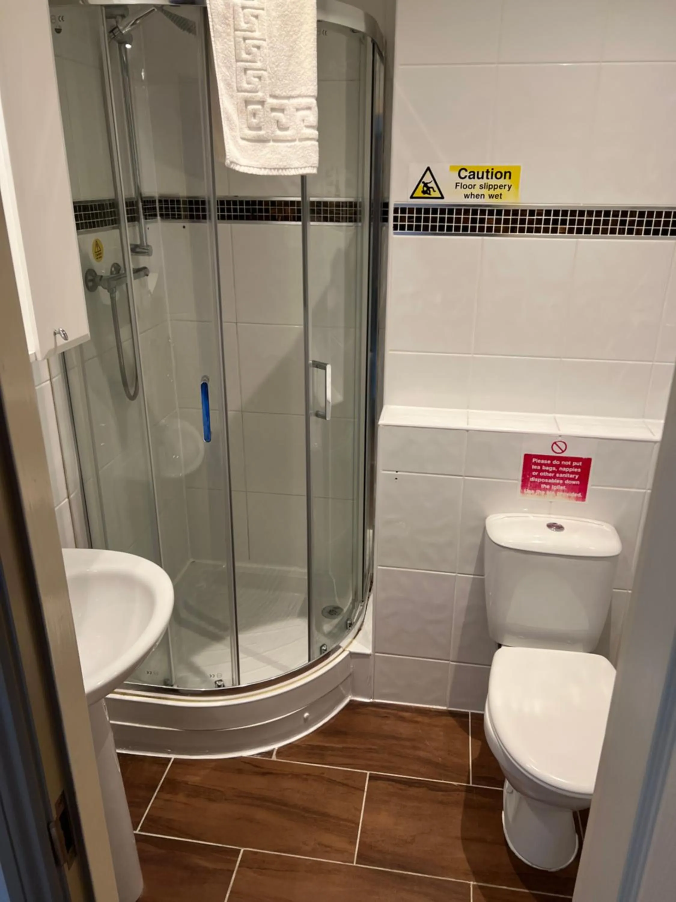 Shower in Southport Metro Hotel