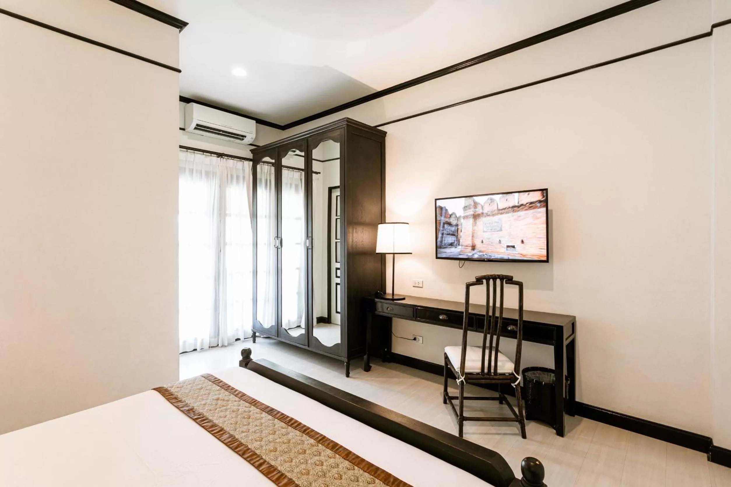 Bedroom, Bed in 99 The Heritage Hotel