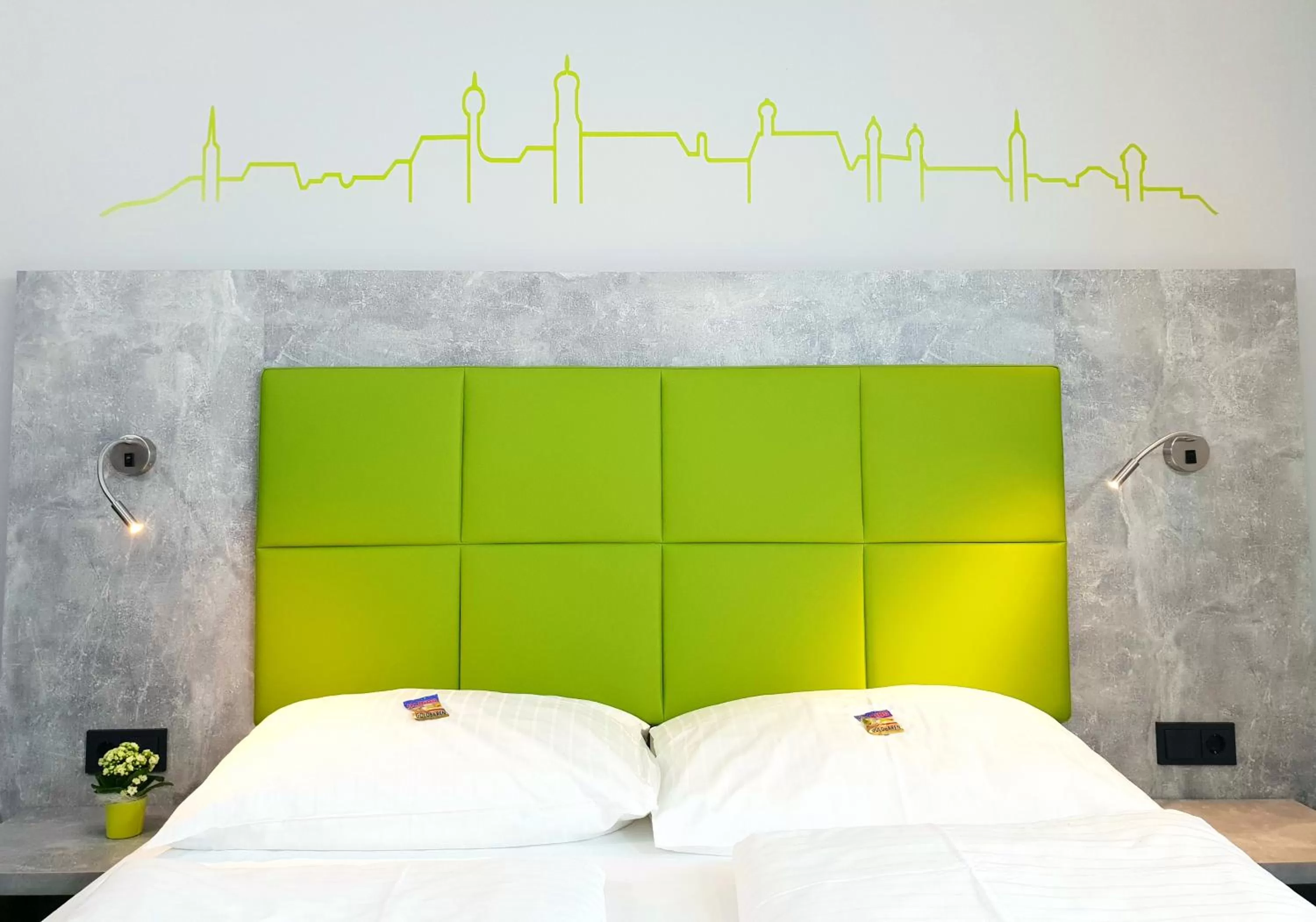 Photo of the whole room, Bed in SleepySleepy Hotel Dillingen