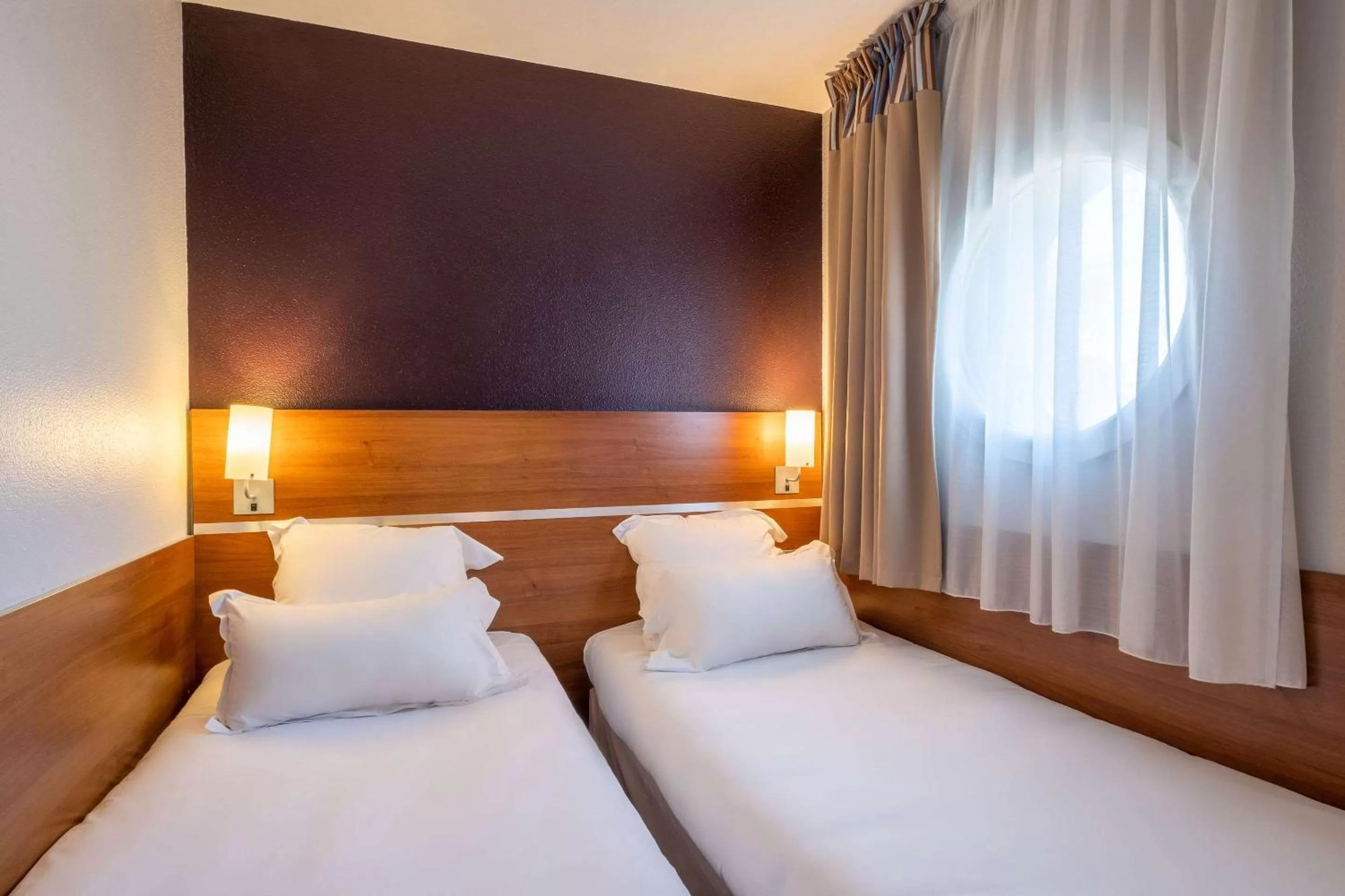 Photo of the whole room, Bed in Comfort Hotel Linas - Montlhery