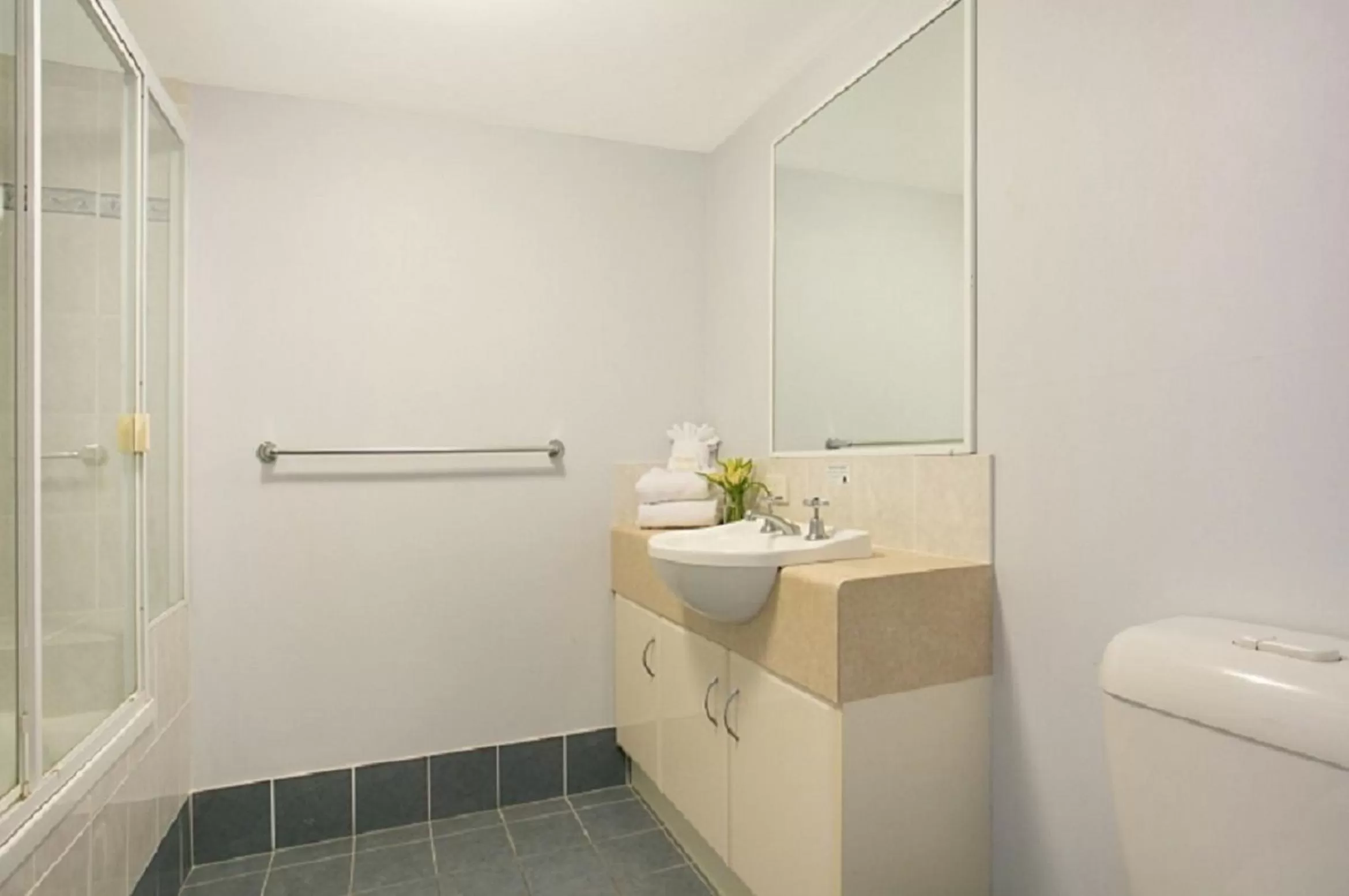 Bathroom in Royal Pacific Resort