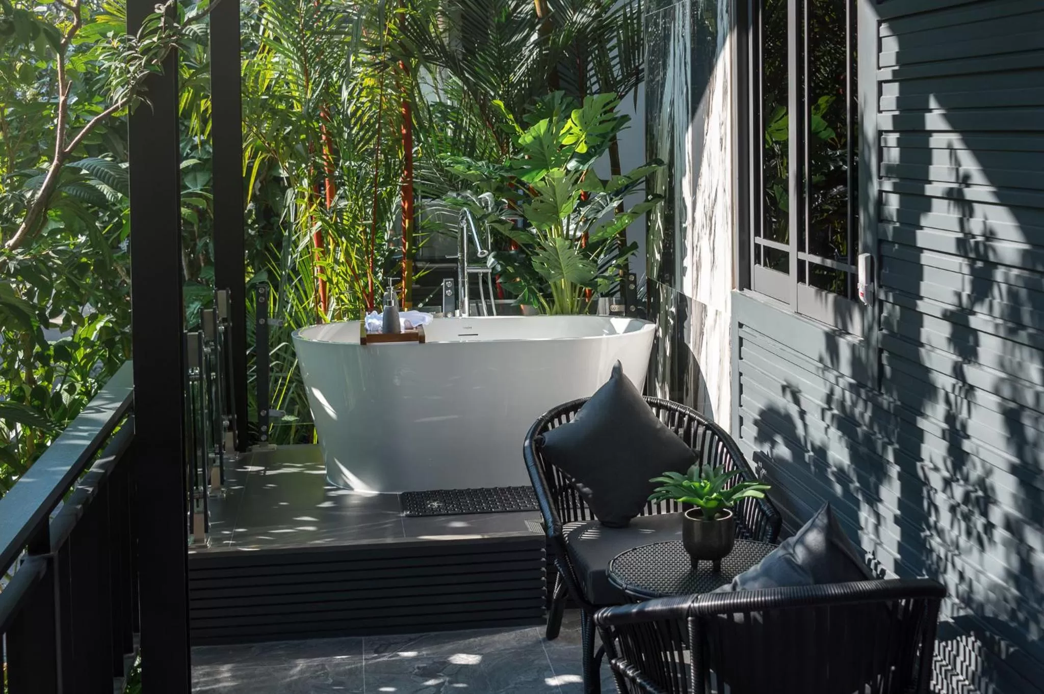 Open Air Bath in Loy Chalet