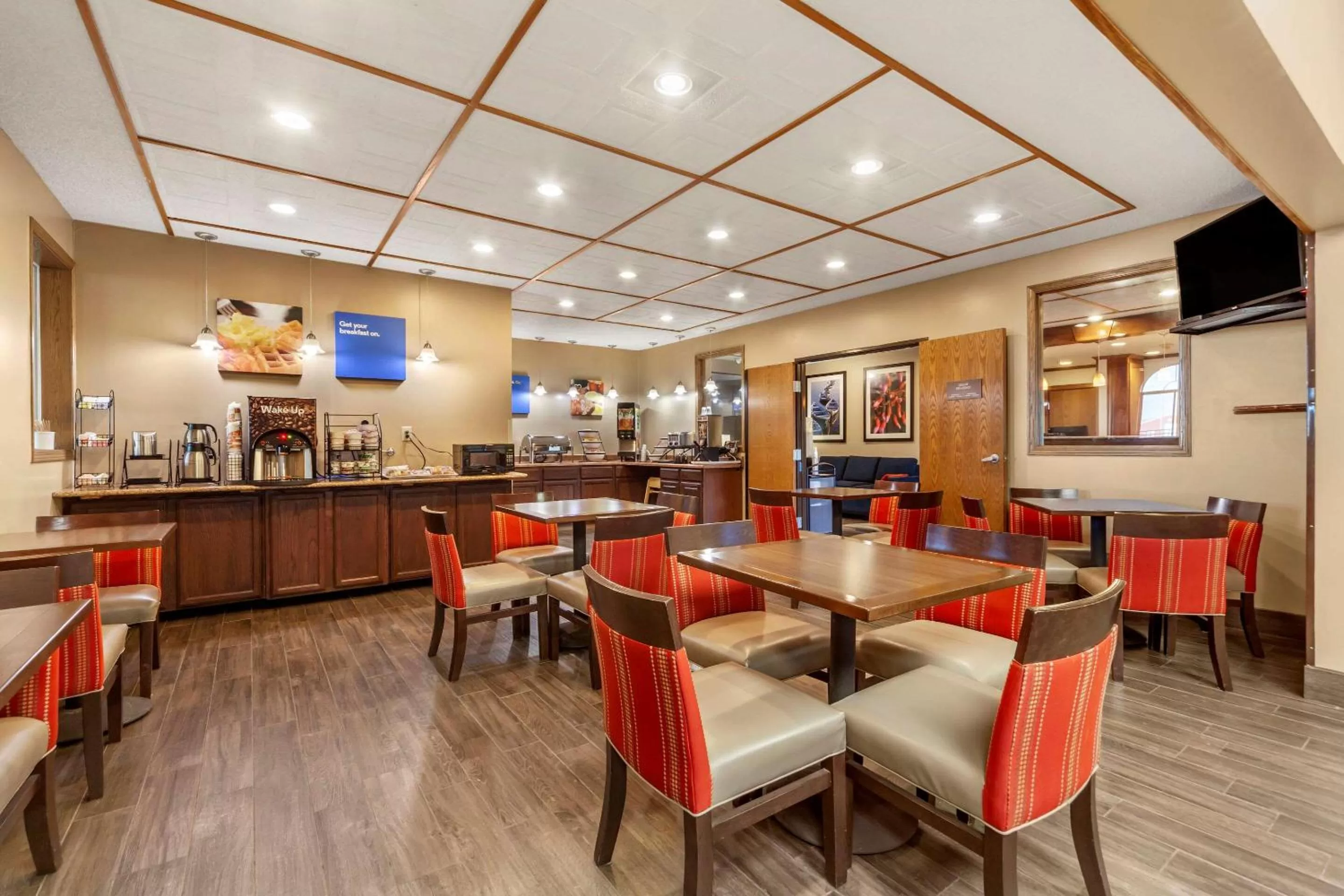Dining area in Comfort Inn Valentine