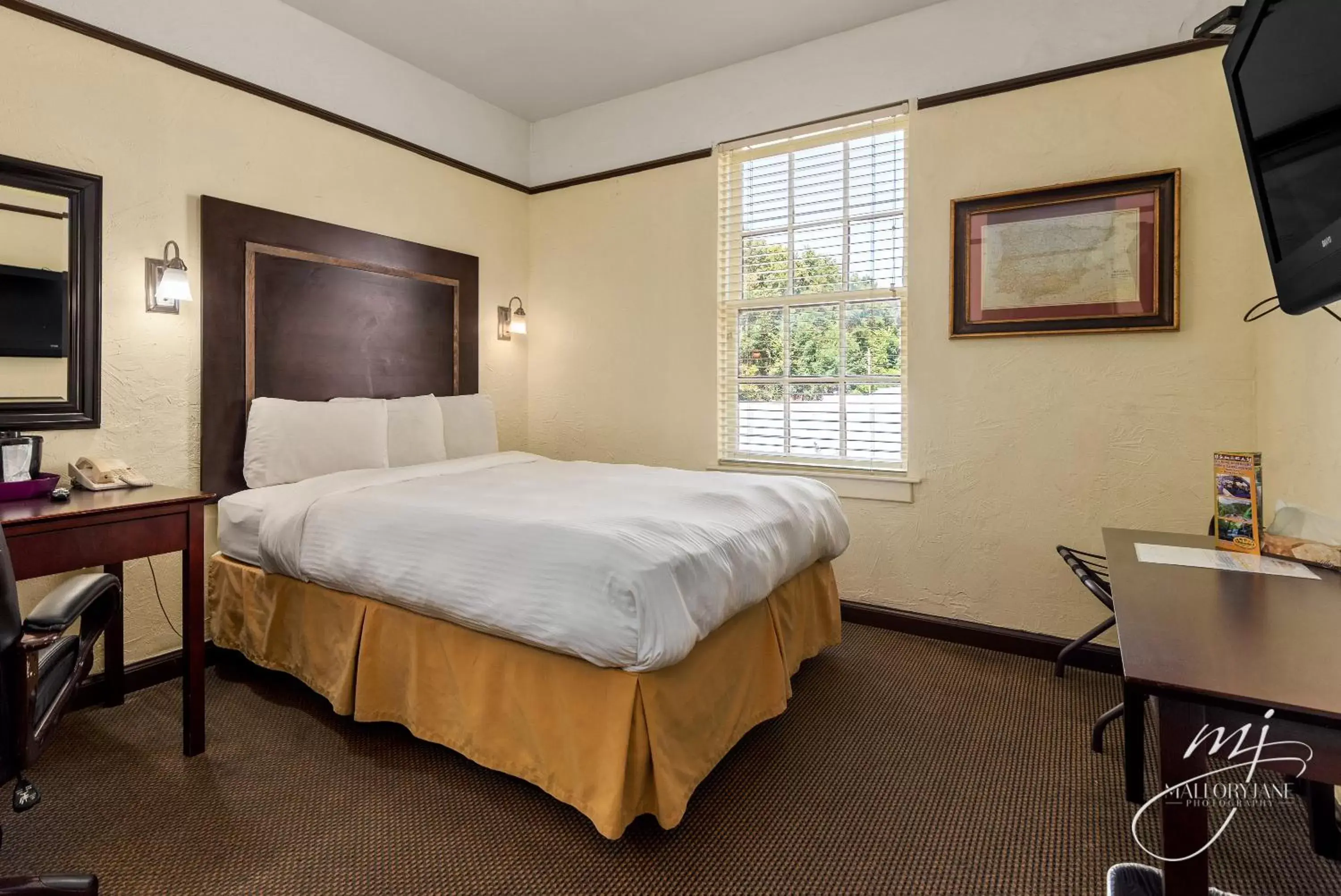 Standard Queen Room in Hotel Seville Standard Queen Room in Hotel Seville