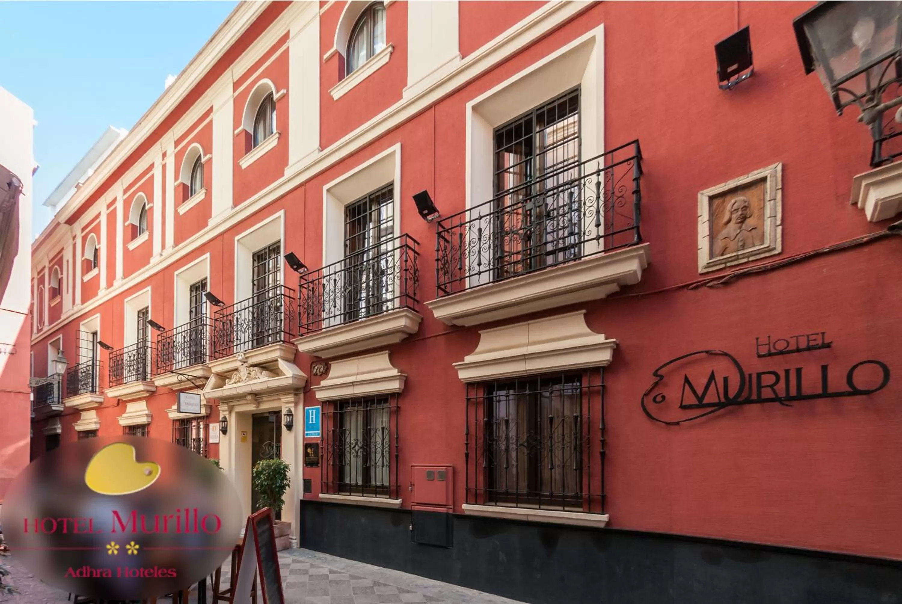 Property building in Hotel Murillo