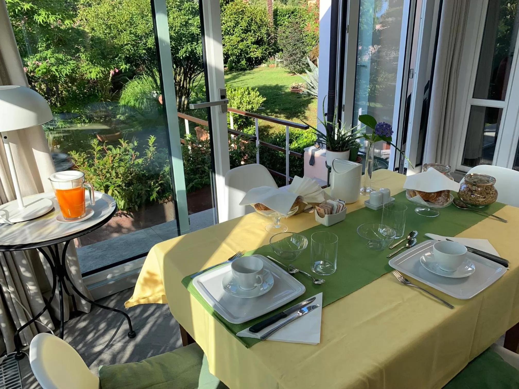 Food and drinks in CASABELLA-LAGO MAGGIORE