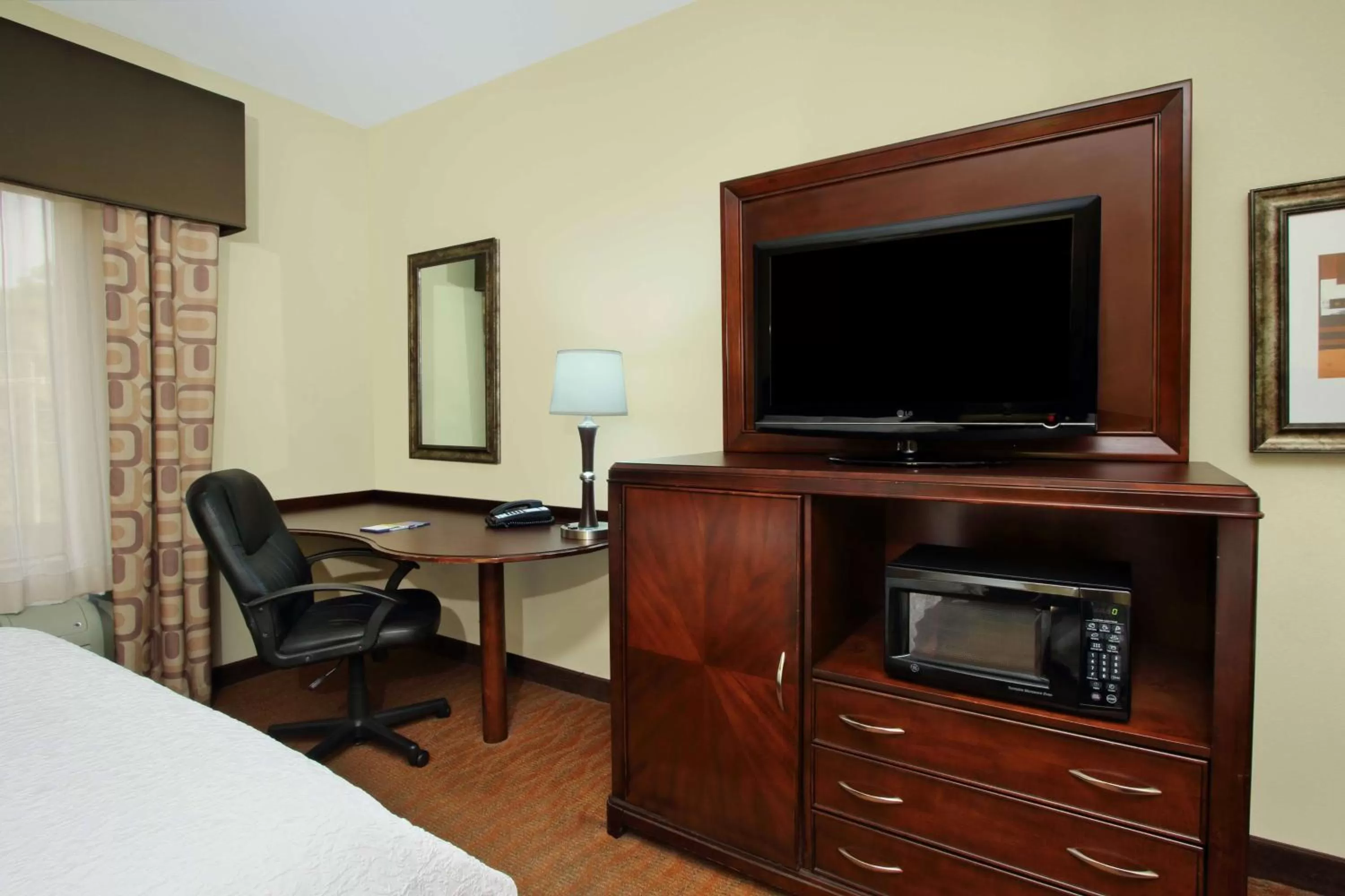 Bedroom, Bed in Hampton Inn & Suites Conroe I 45 North