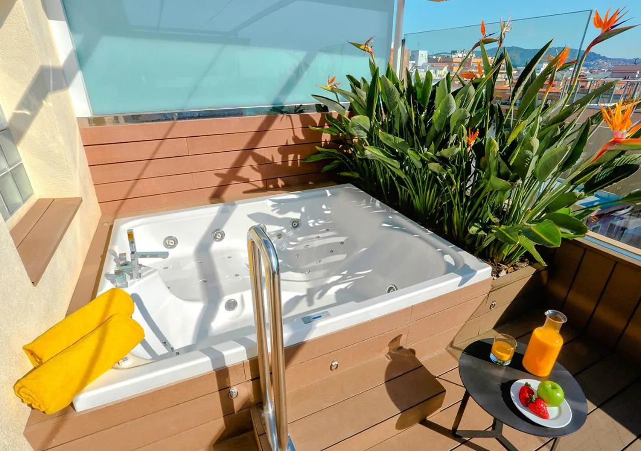 Hot Tub in KAKTUS Hotel Volga