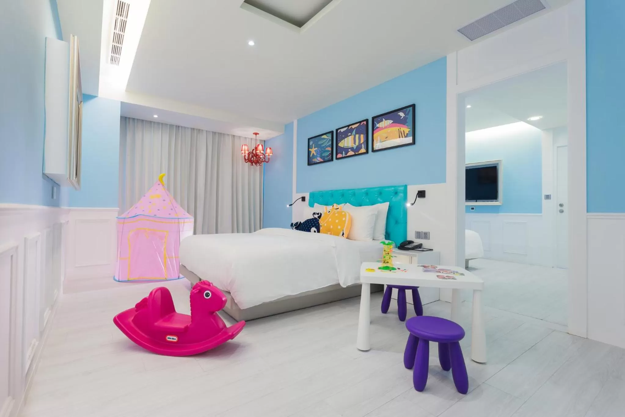 Photo of the whole room, Bed in FX Hotel Tainan