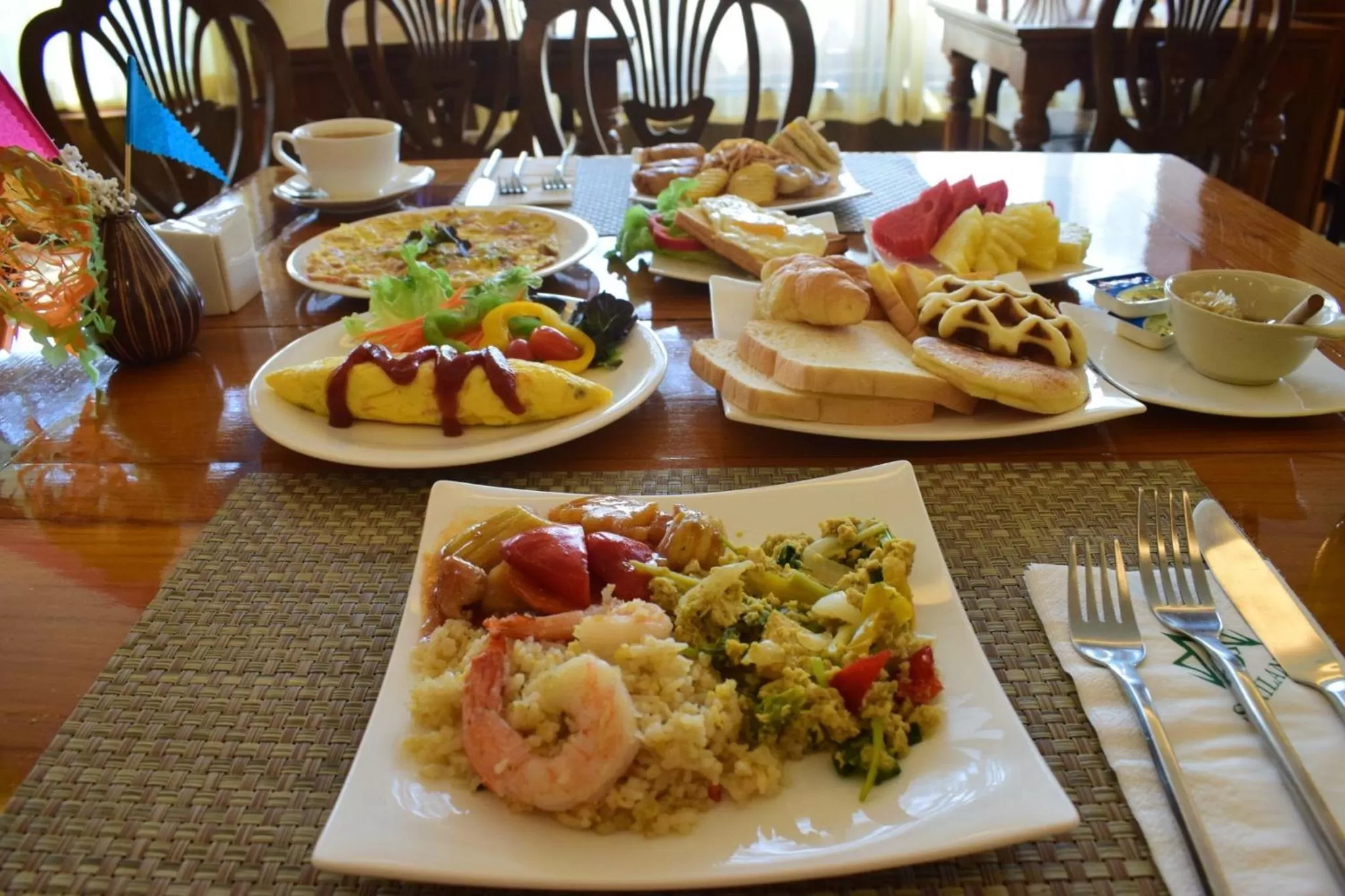 Buffet breakfast in Sunday Villa Sirilanna Hotel
