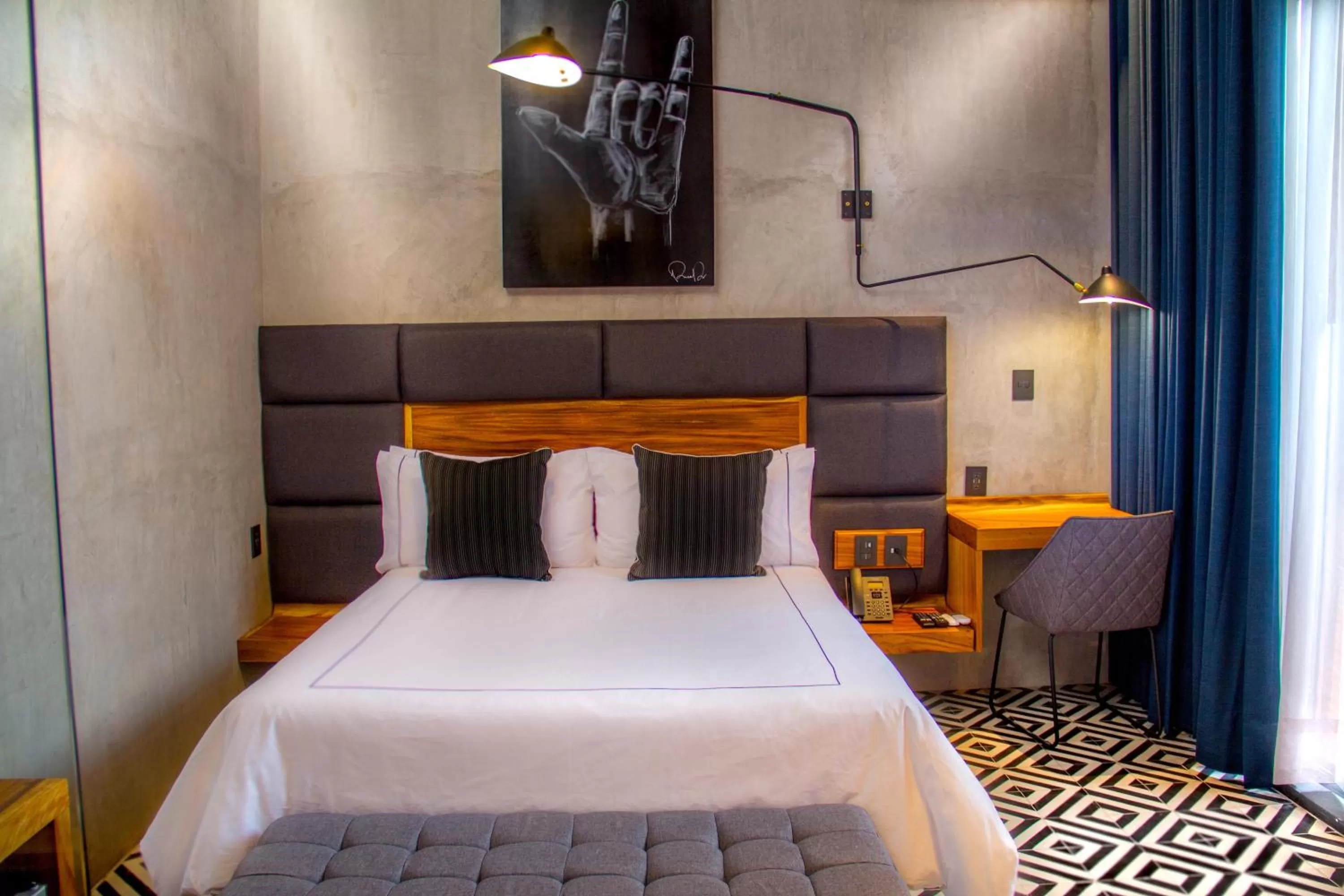 Bed in Diez Diez Collection