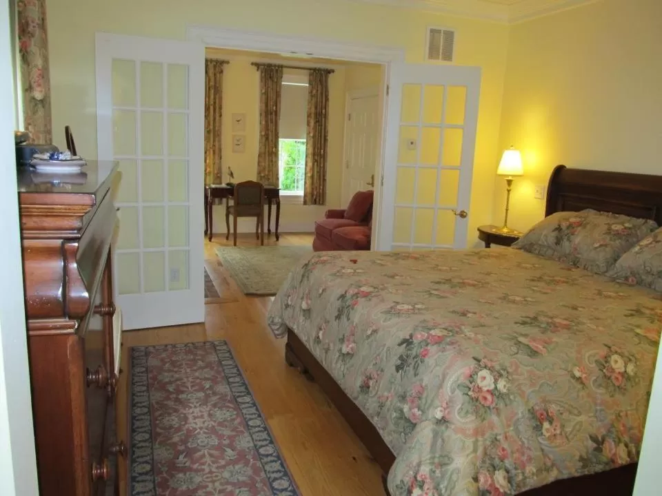 Bed in Compass Rose Inn