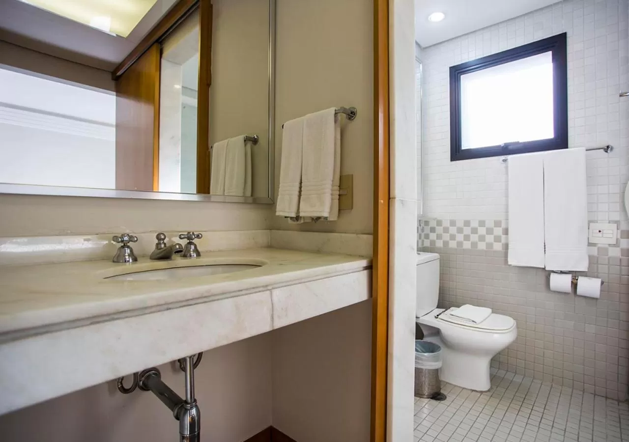 Bathroom in Estanplaza International