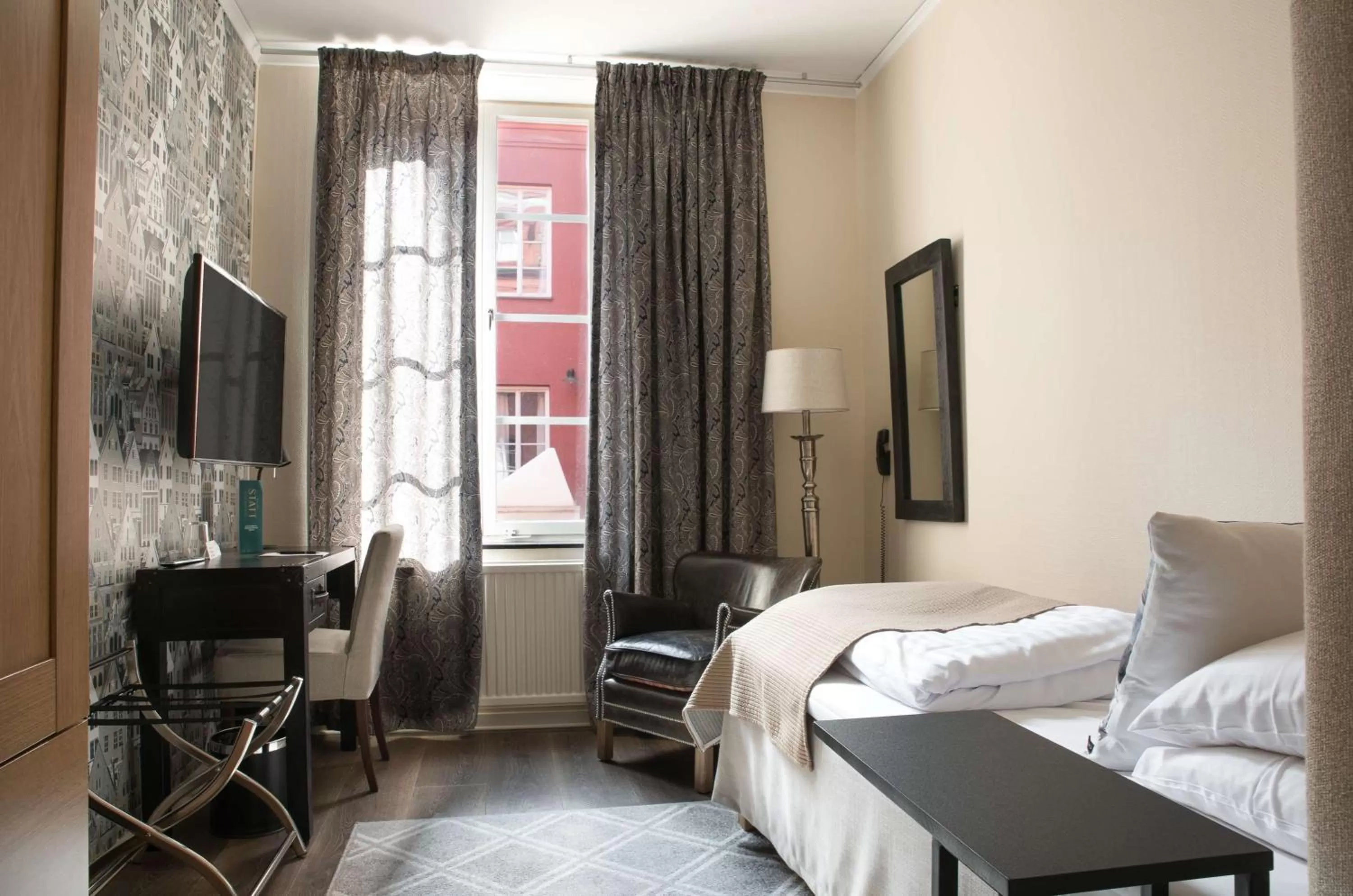 Photo of the whole room, Bed in Statt Hassleholm BW Signature Collection