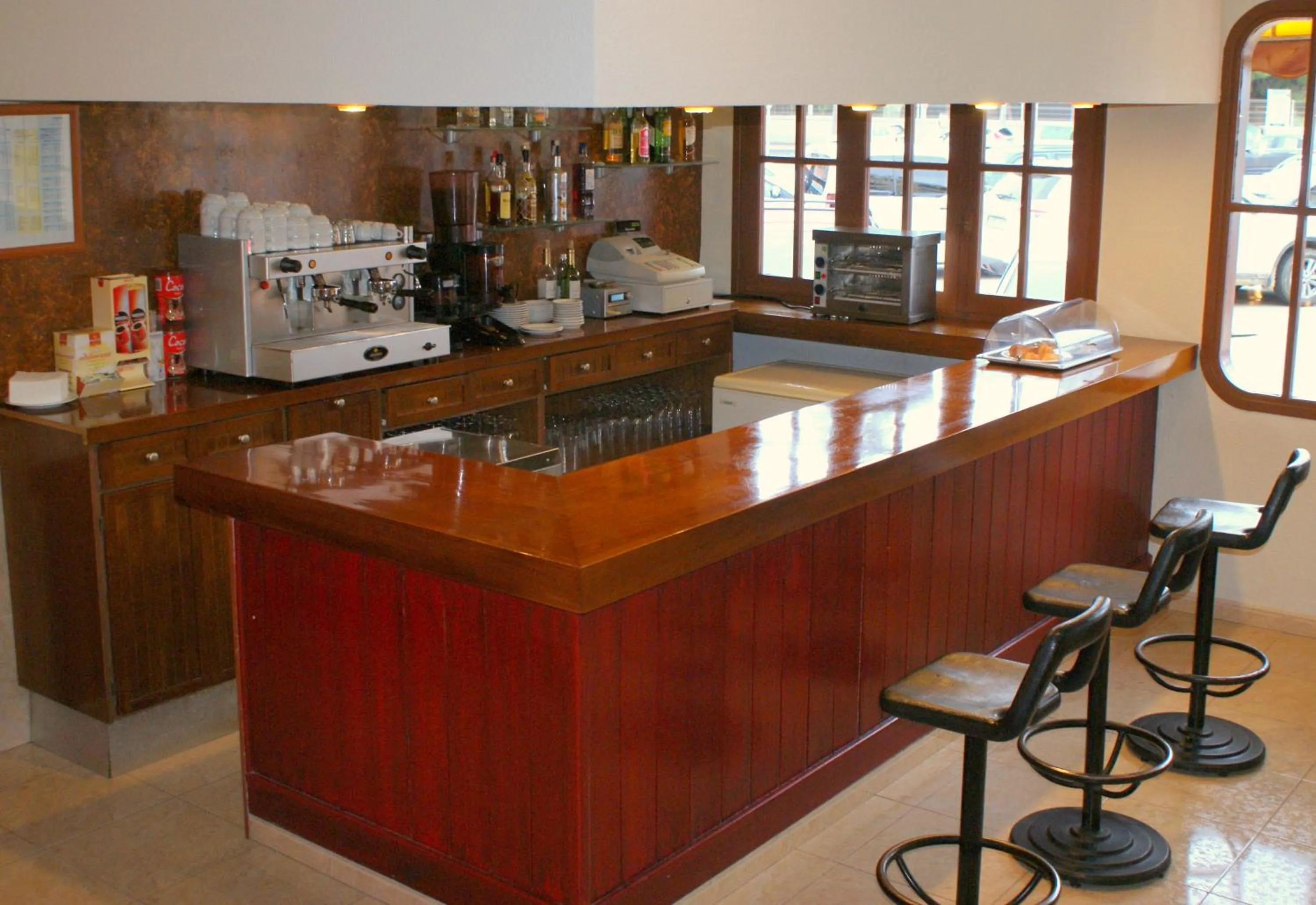 Lounge or bar in Hotel Carabela 2