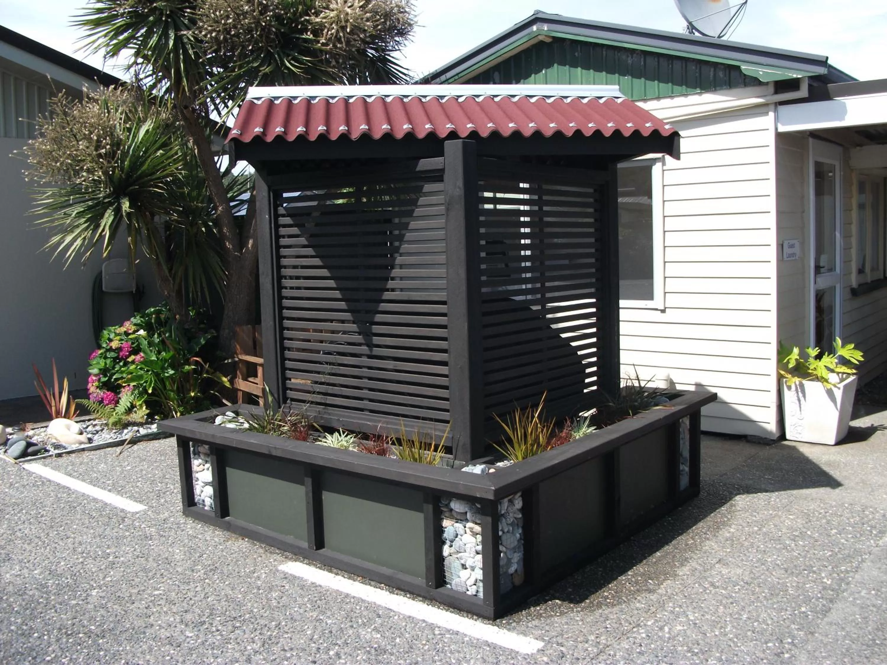 Facade/entrance in Scenicland Motels