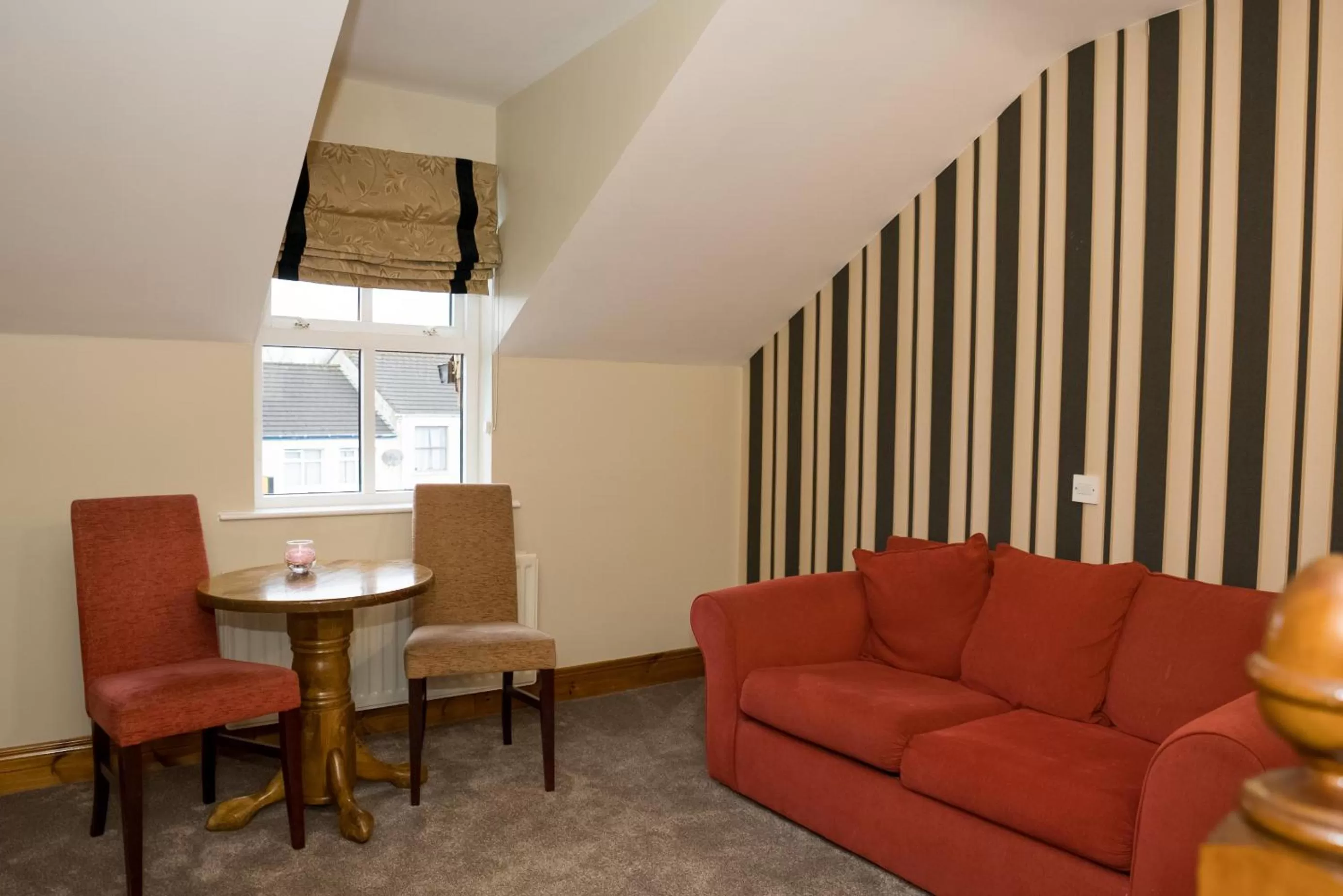 Living room in Walsh's Hotel and Apartments