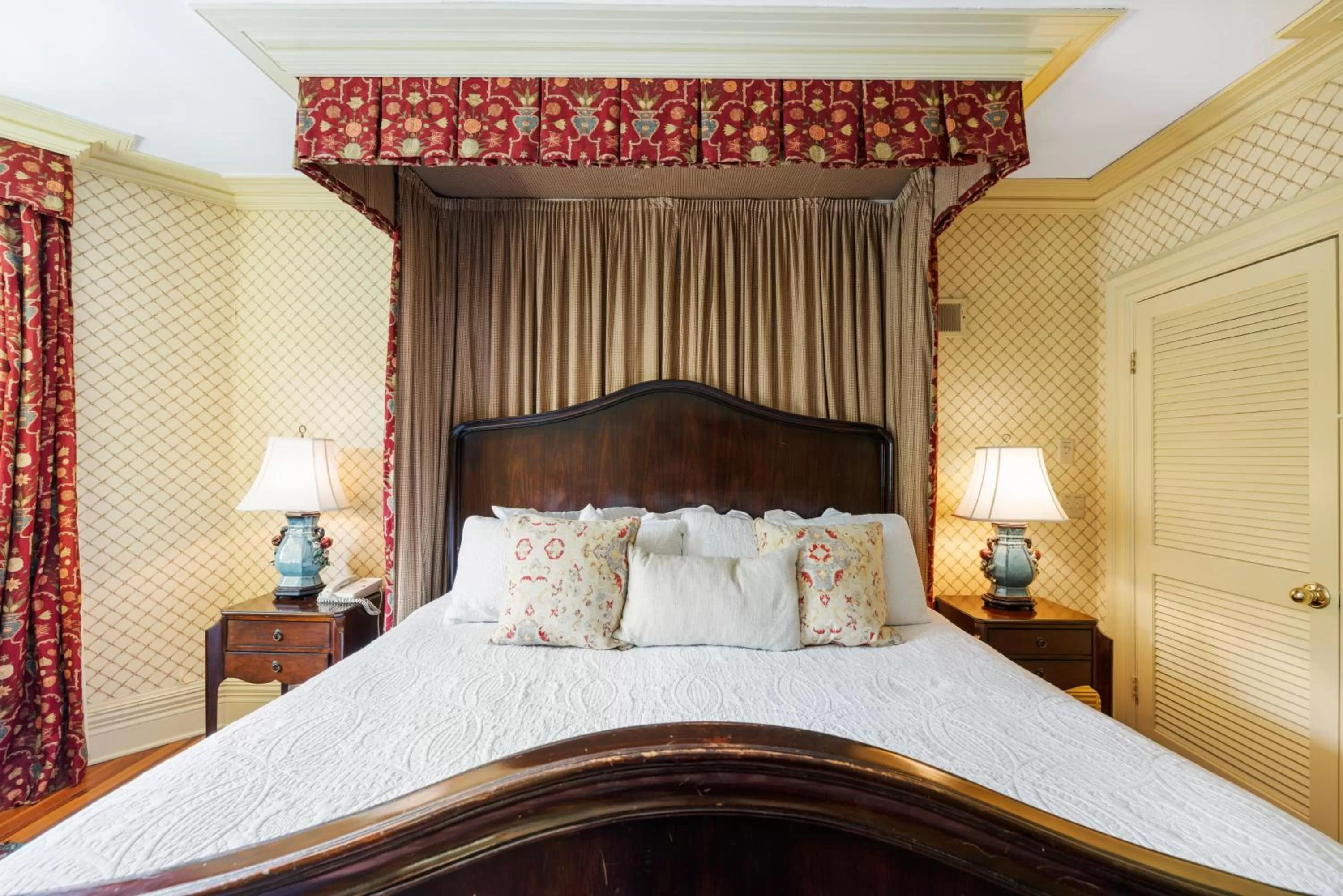 Bed in The Inn at Erlowest