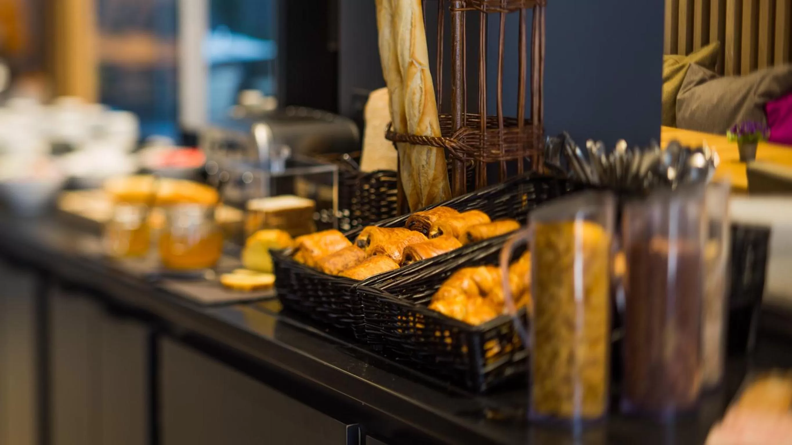 Buffet breakfast in Campanile Rennes Centre - Gare