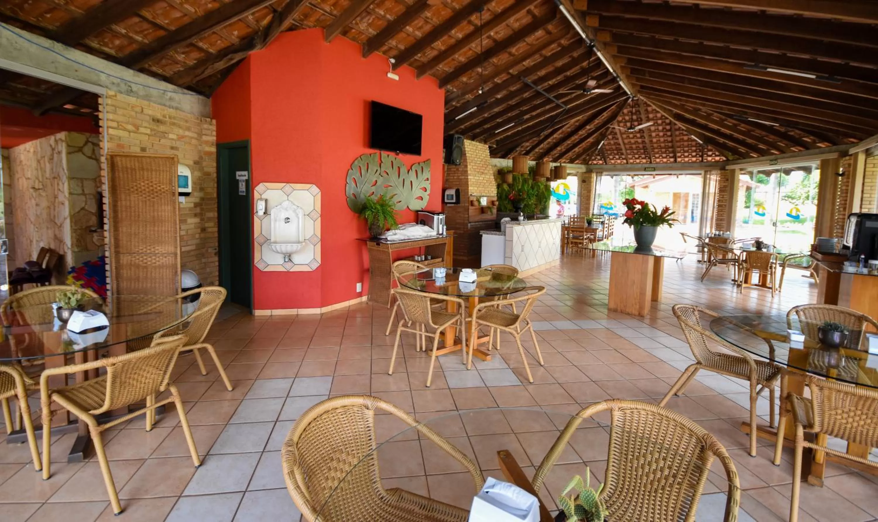 Restaurant/places to eat in HOTEL ABAPORU
