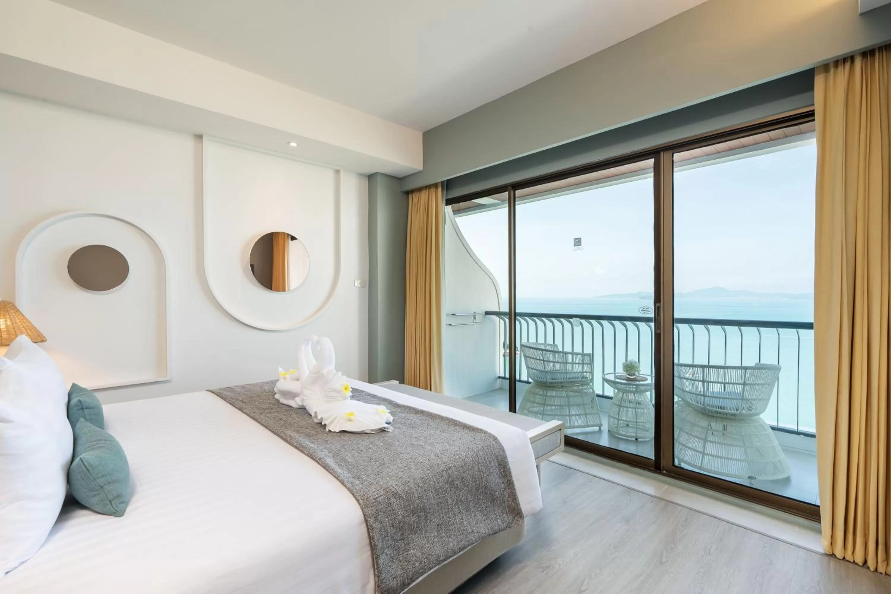 Bed in Cosy Beach Hotel - SHA Extra Plus