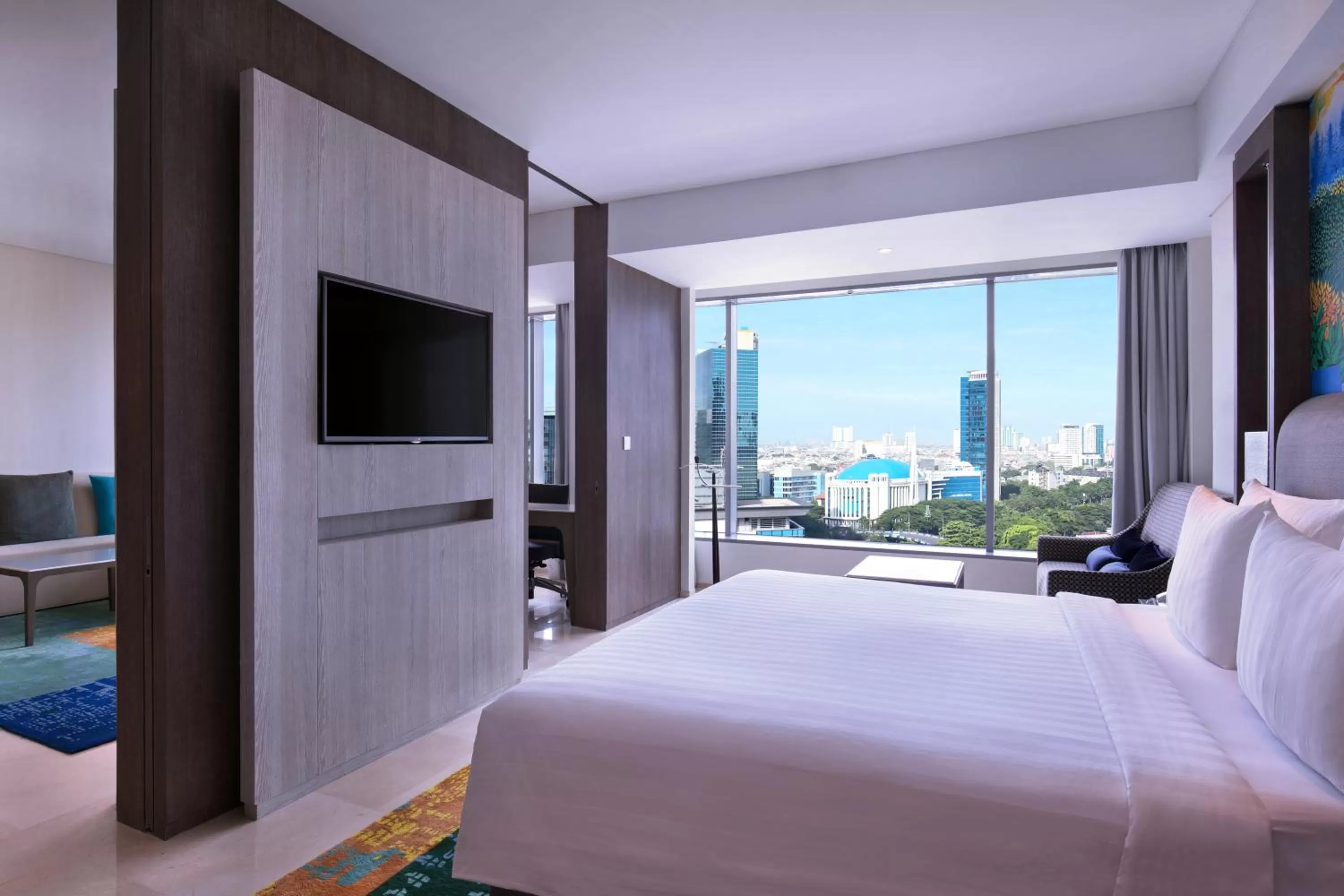 Photo of the whole room, Bed in Grand Mercure Jakarta Kemayoran