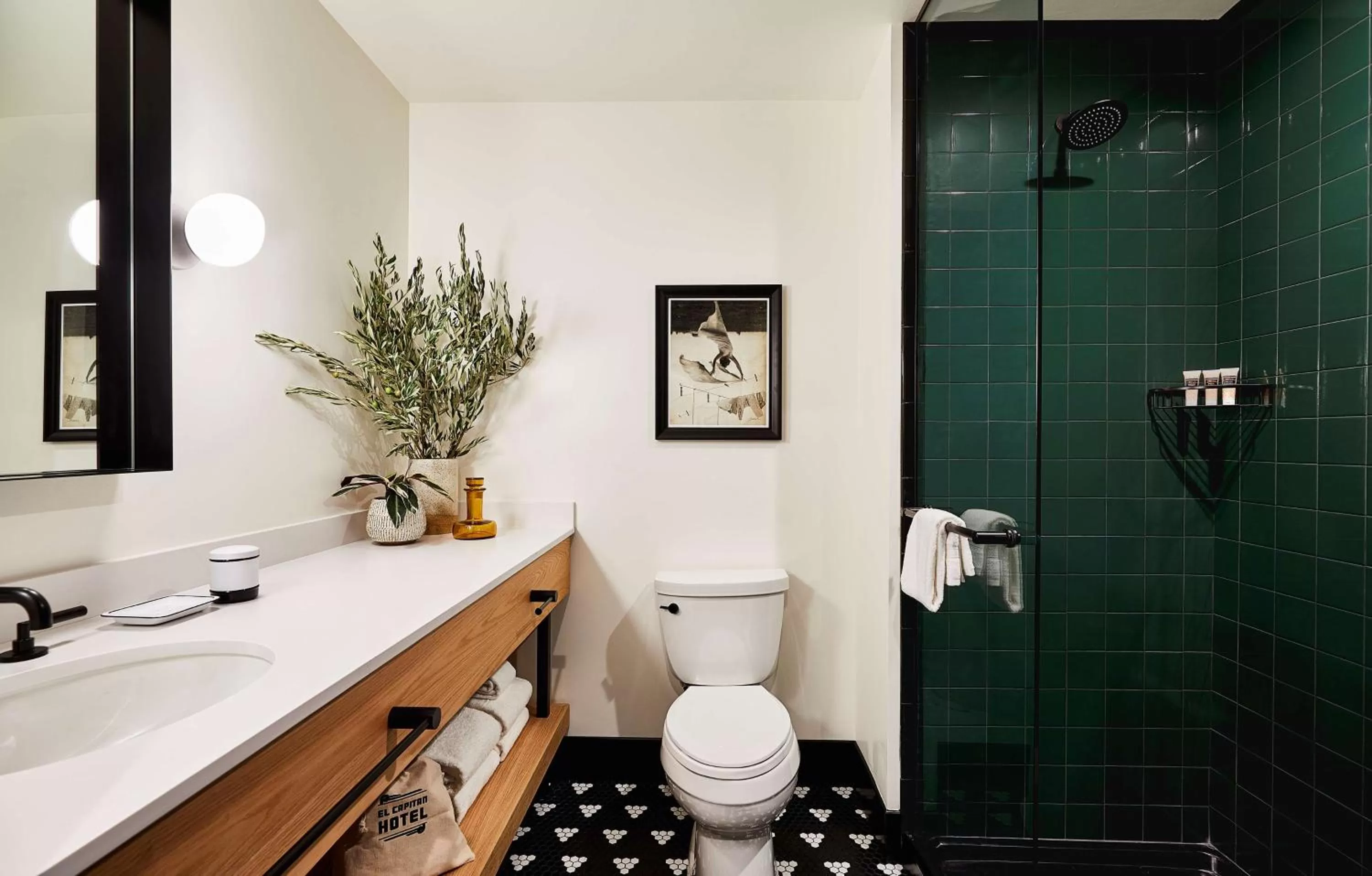 Bathroom in El Capitan Hotel