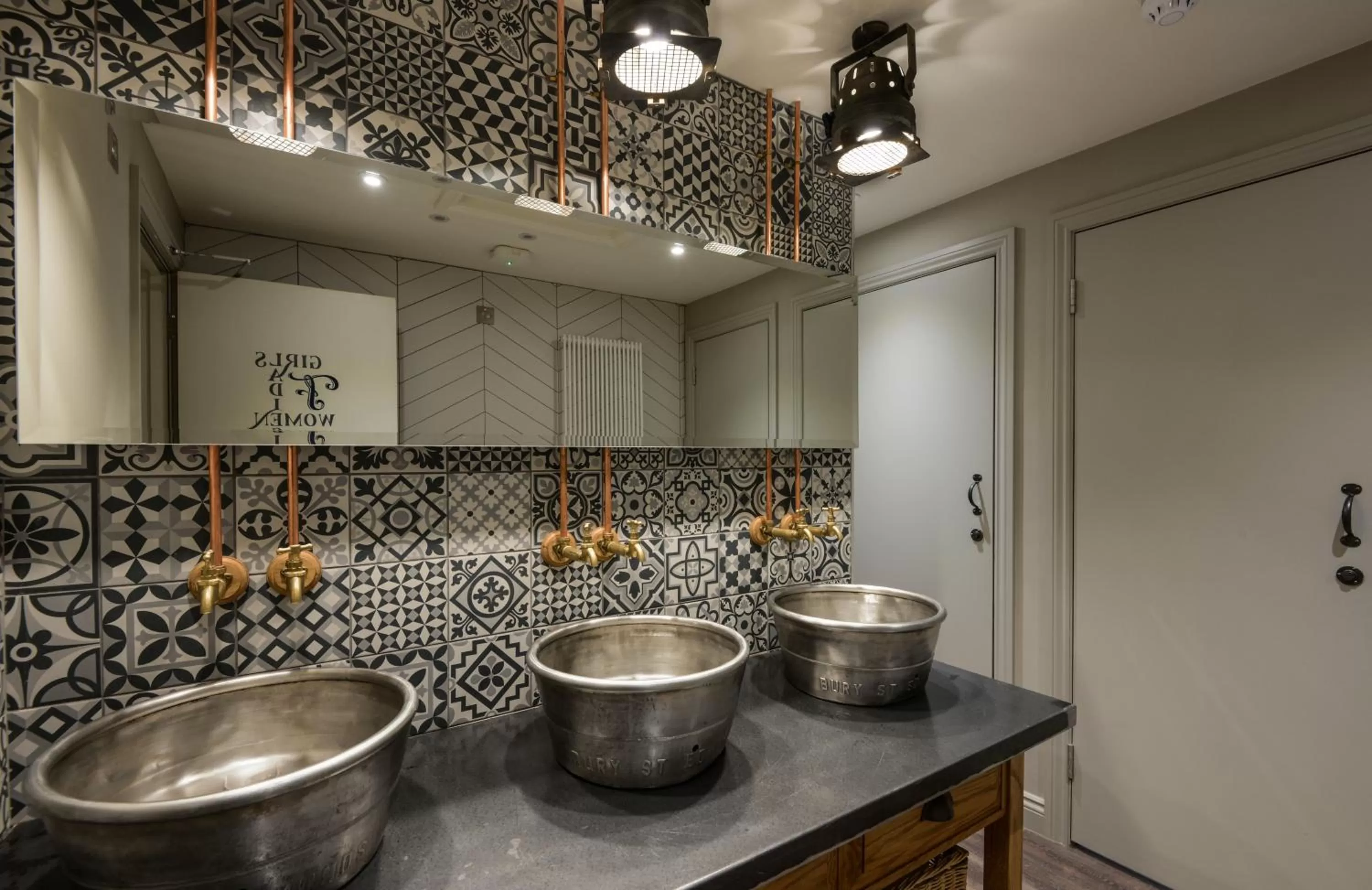 Area and facilities in The Litton