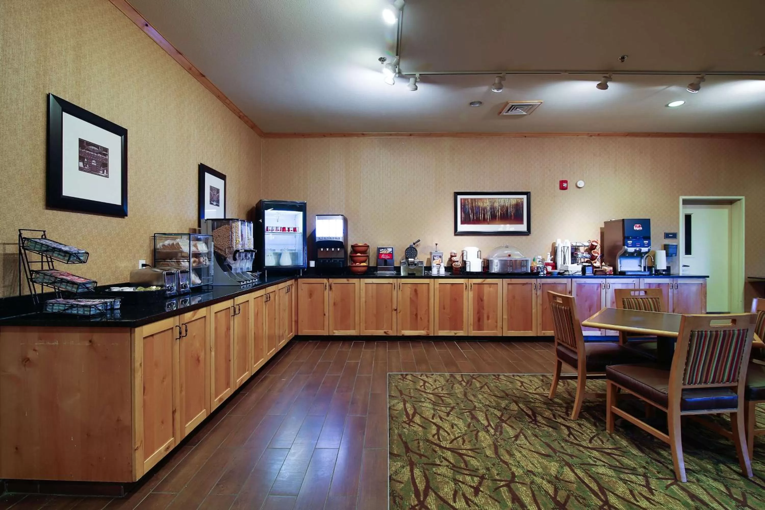 Restaurant/places to eat in Hawthorn Extended Stay by Wyndham Minot