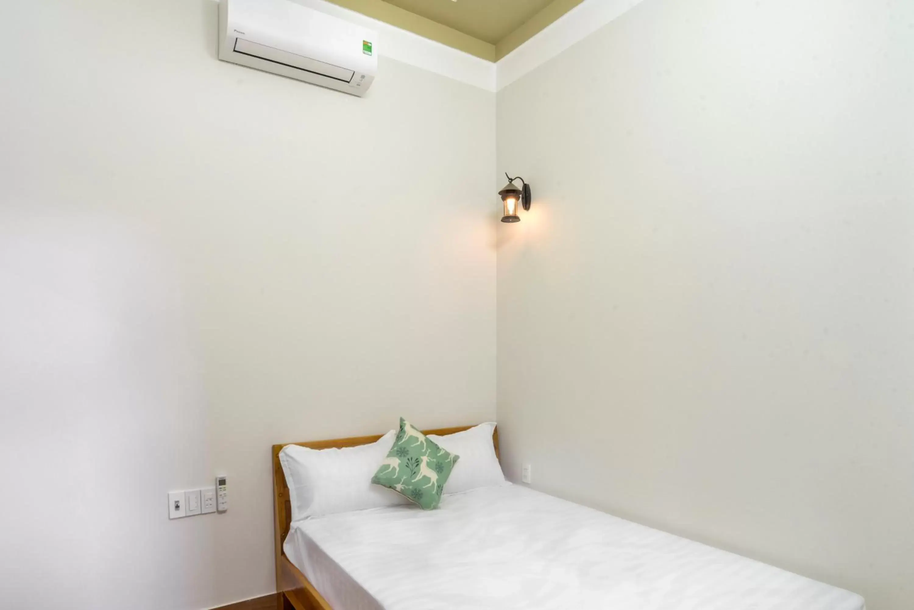 Standard Double Room with Shared Bathroom in Cong Man Homestay Cham Island Standard Double Room with Shared Bathroom in Cong Man Homestay Cham Island