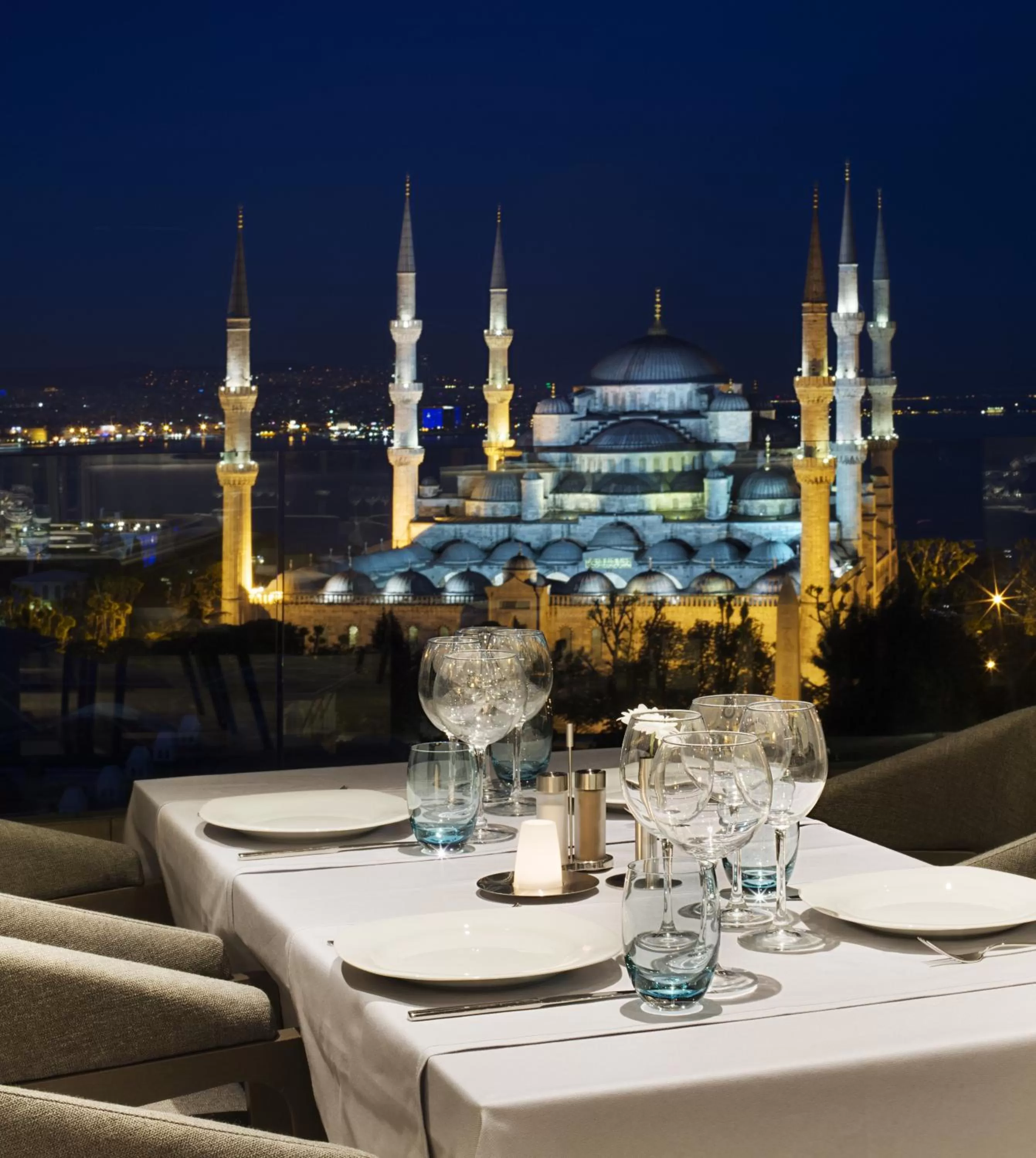Restaurant/places to eat in Hotel Arcadia Blue Istanbul