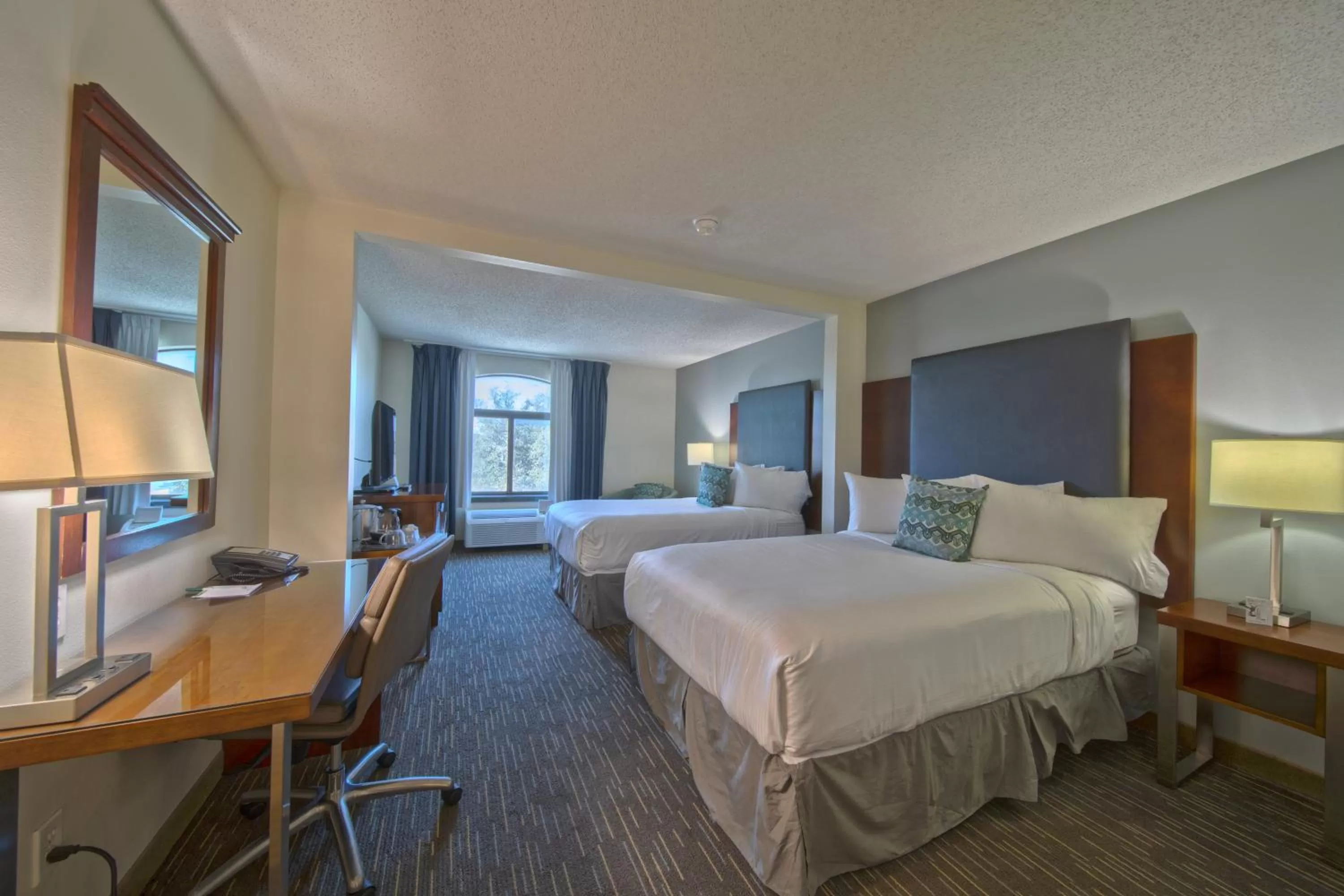 Photo of the whole room, Bed in Wingate by Wyndham and Williamson Conference Center