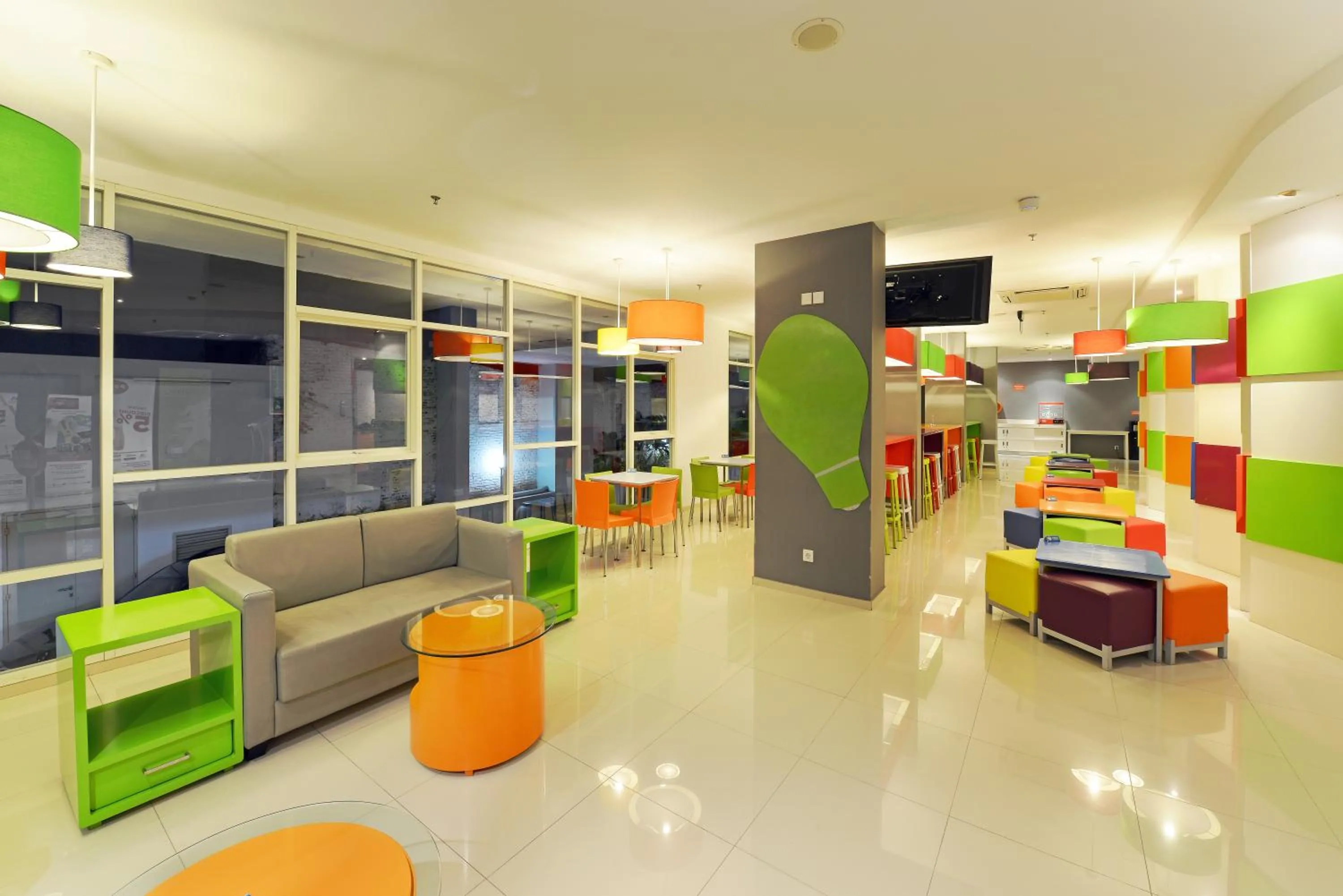 Lobby or reception in POP! Hotel Tanjung Karang