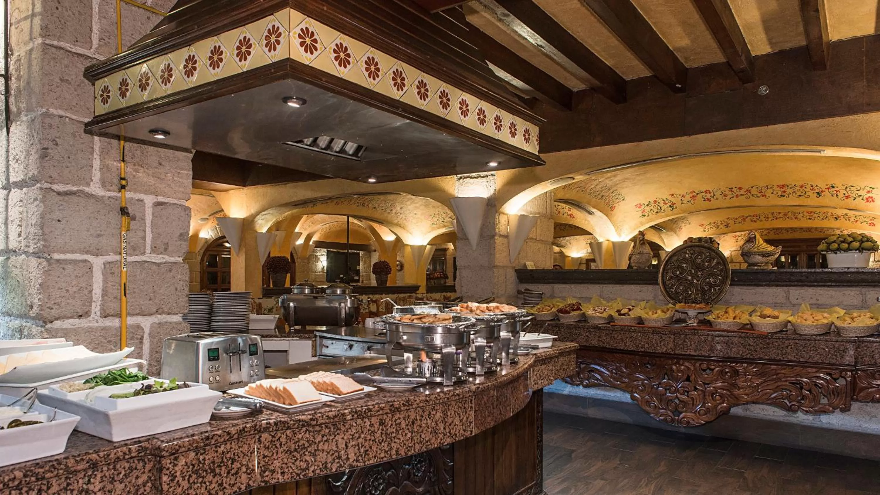 Restaurant/places to eat in Holiday Inn Queretaro Centro Historico by IHG