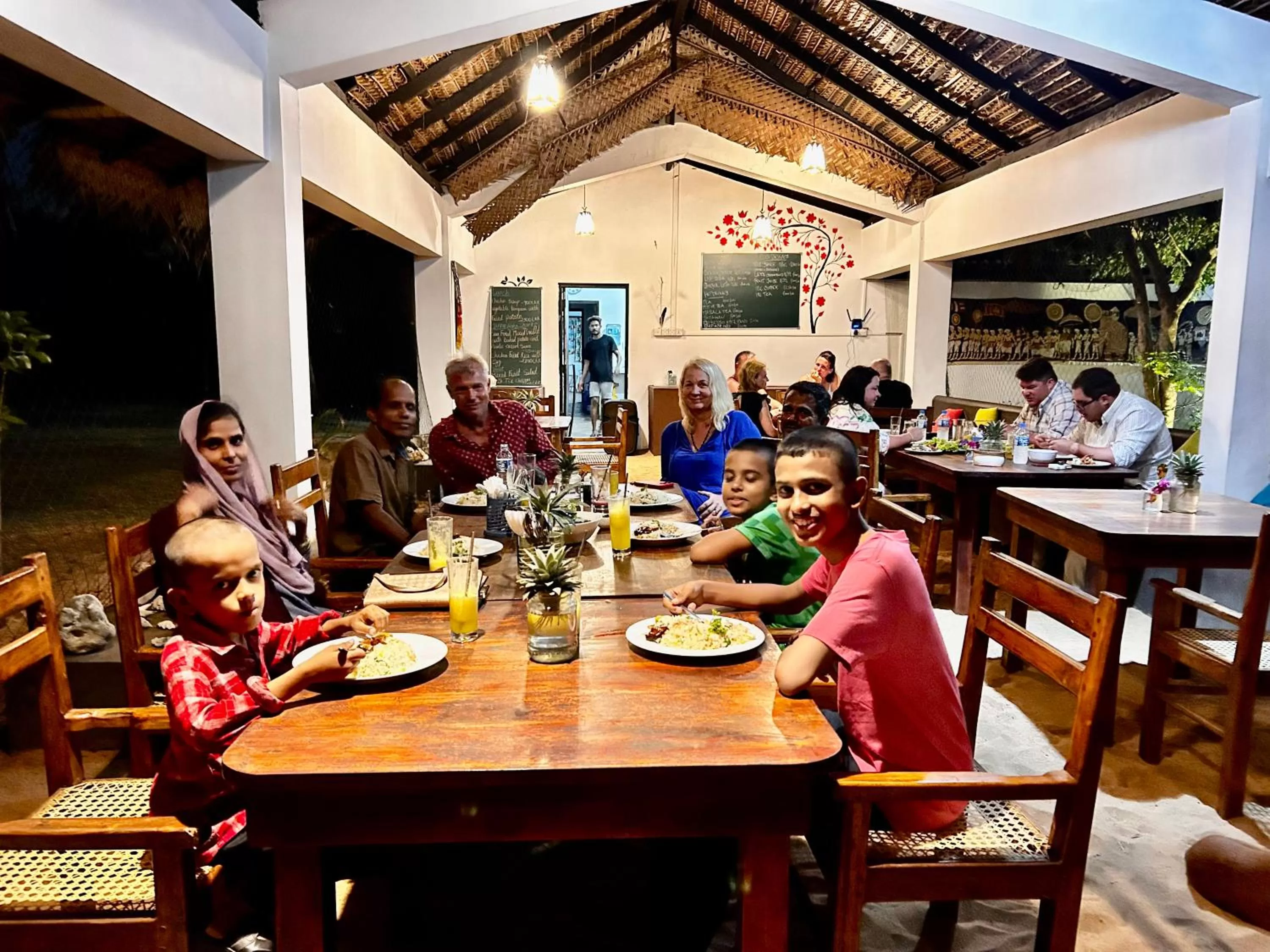 Restaurant/Places to Eat in 108 Palms Beach Resort