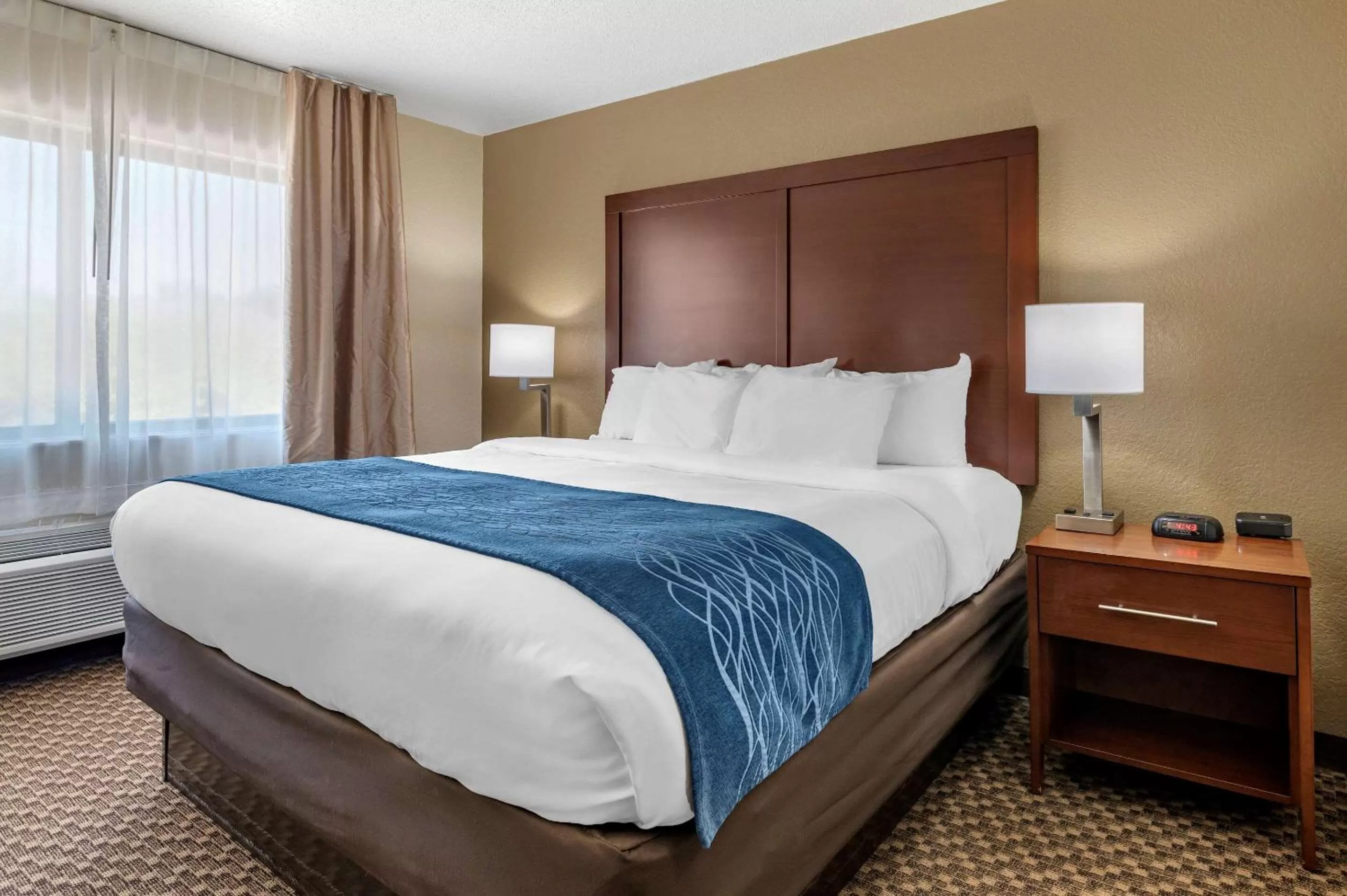 Photo of the whole room, Bed in Comfort Inn Near Kokomo Speedway