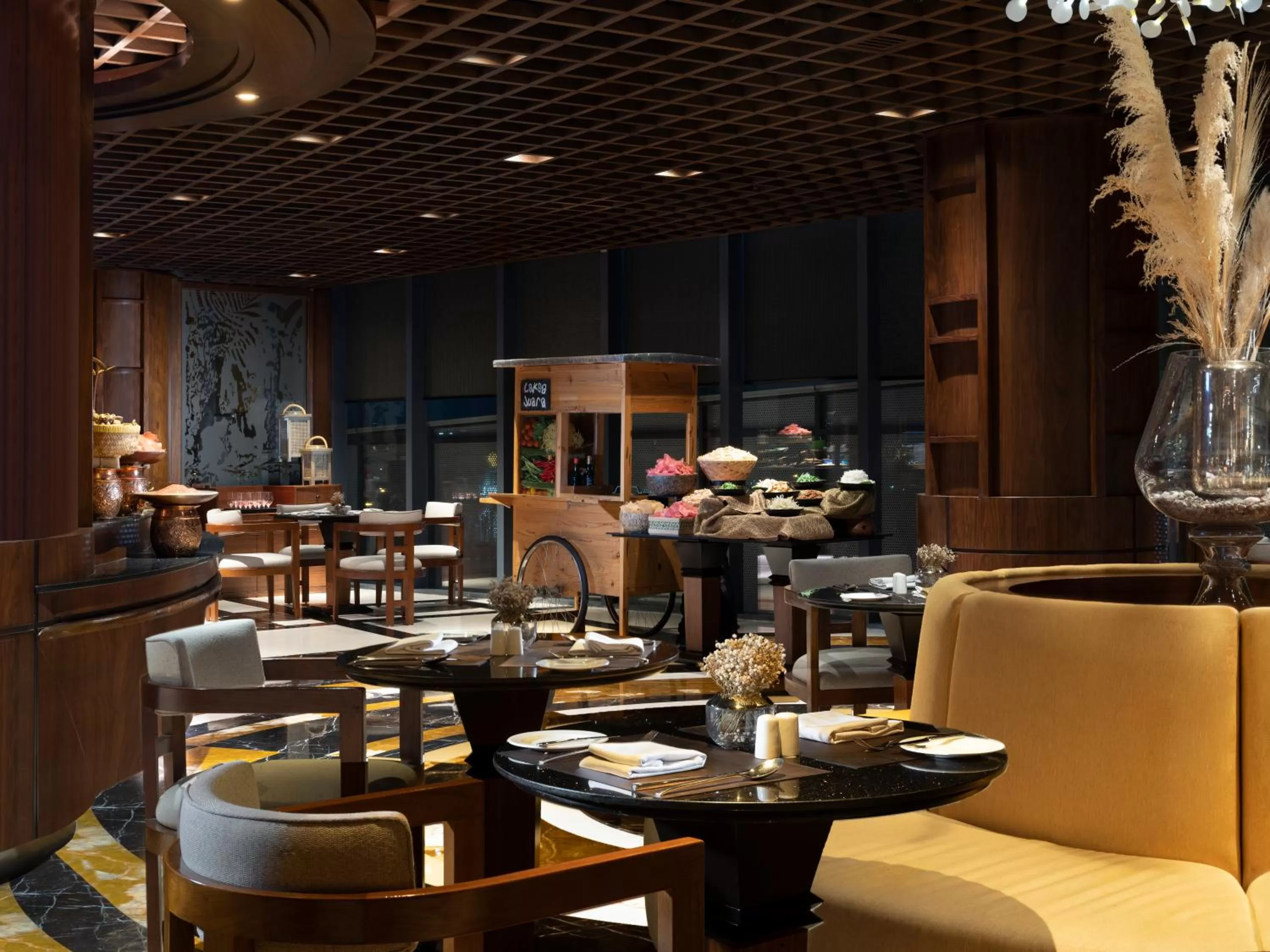 Restaurant/places to eat in JHL Solitaire Gading Serpong