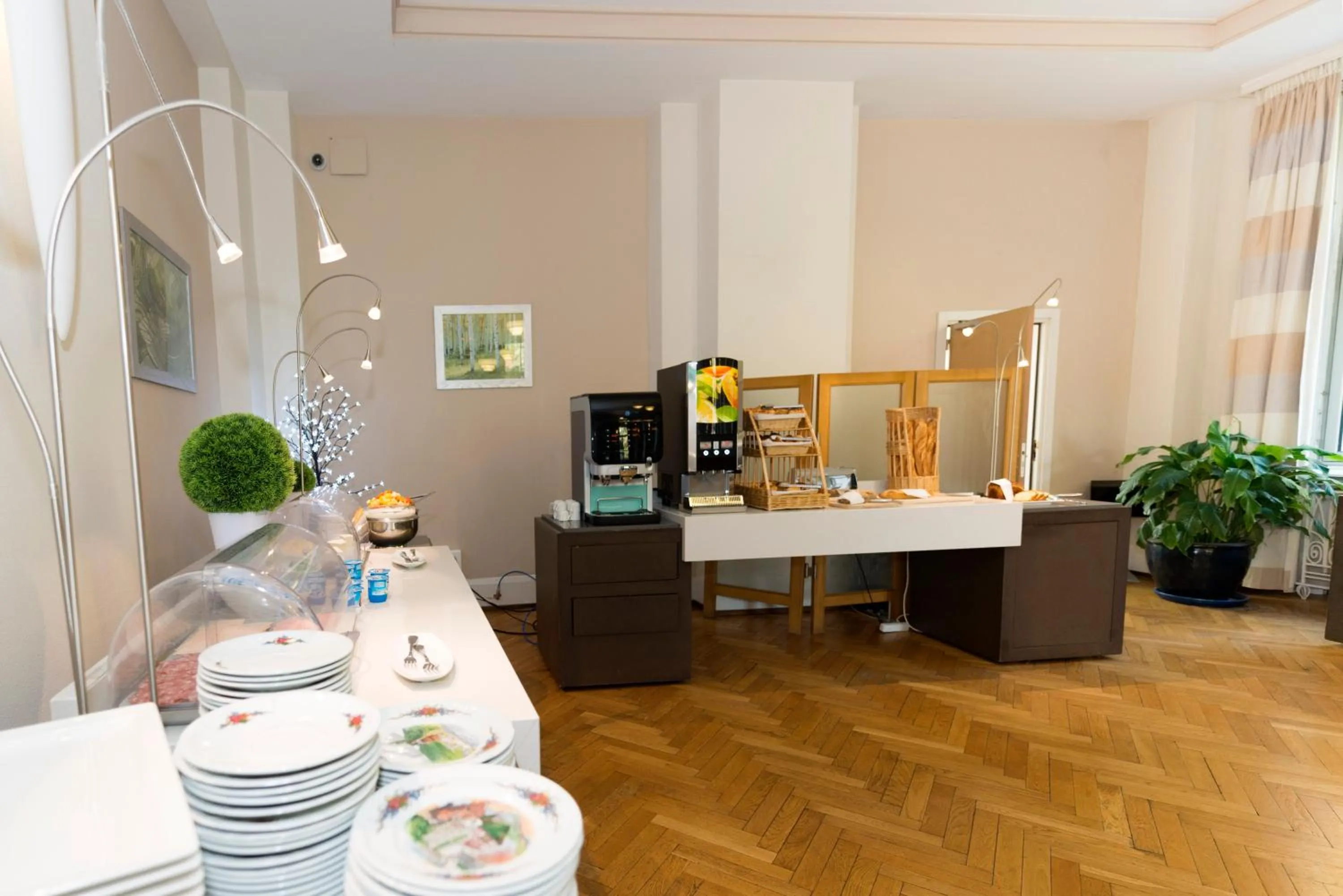 Breakfast in Grand Hôtel Filippo Strasbourg Nord