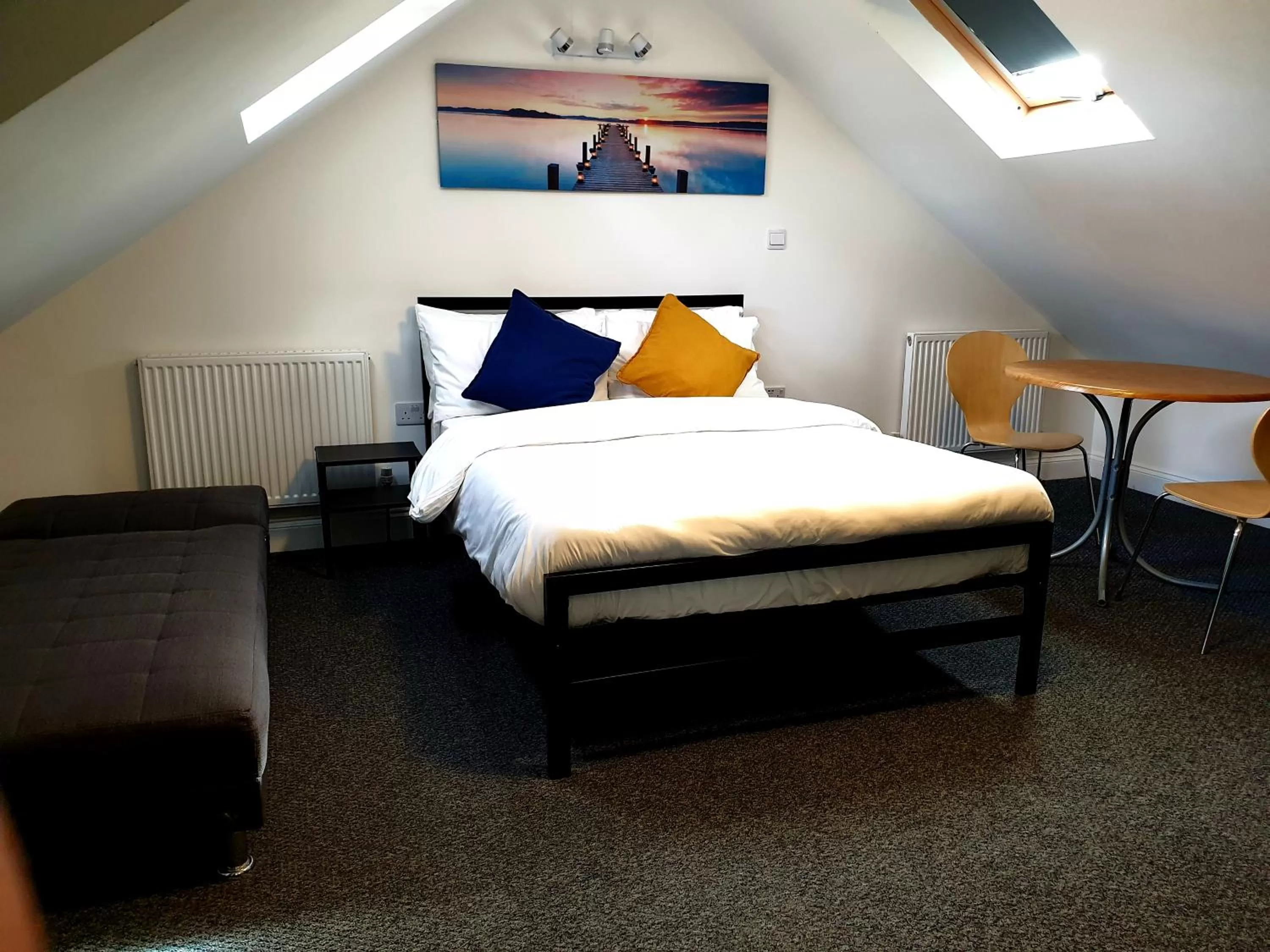 Bedroom, Bed in Wanstead Hotel