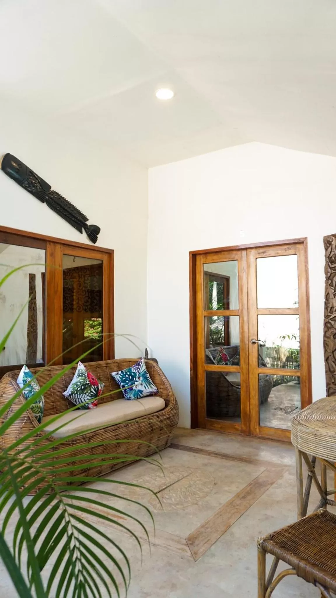 Balcony/Terrace, Bed in La Colonial Resort